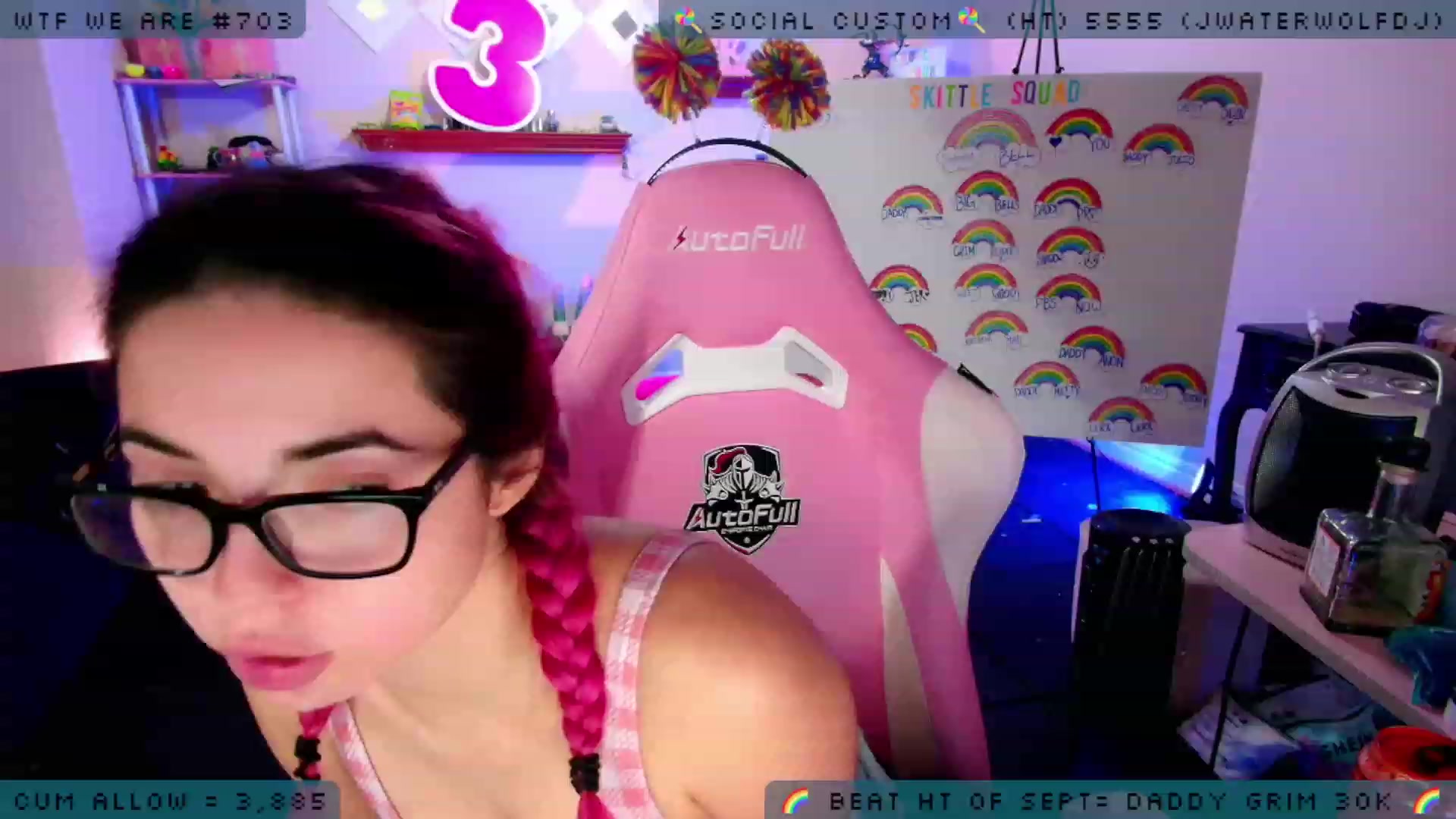 Gallery image thumbnail from JessWhitmore's myfreecams stream on, 10/04/2023, 04:02 image 4 of 20