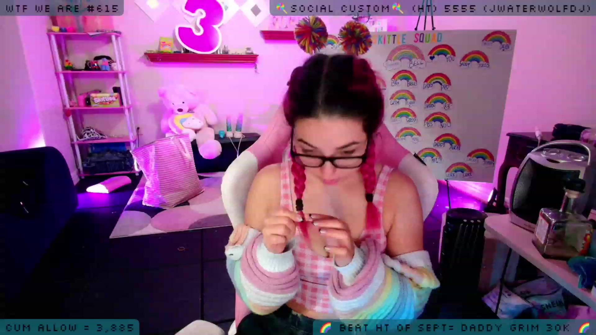 Gallery image thumbnail from JessWhitmore's myfreecams stream on, 10/04/2023, 04:02 image 15 of 20