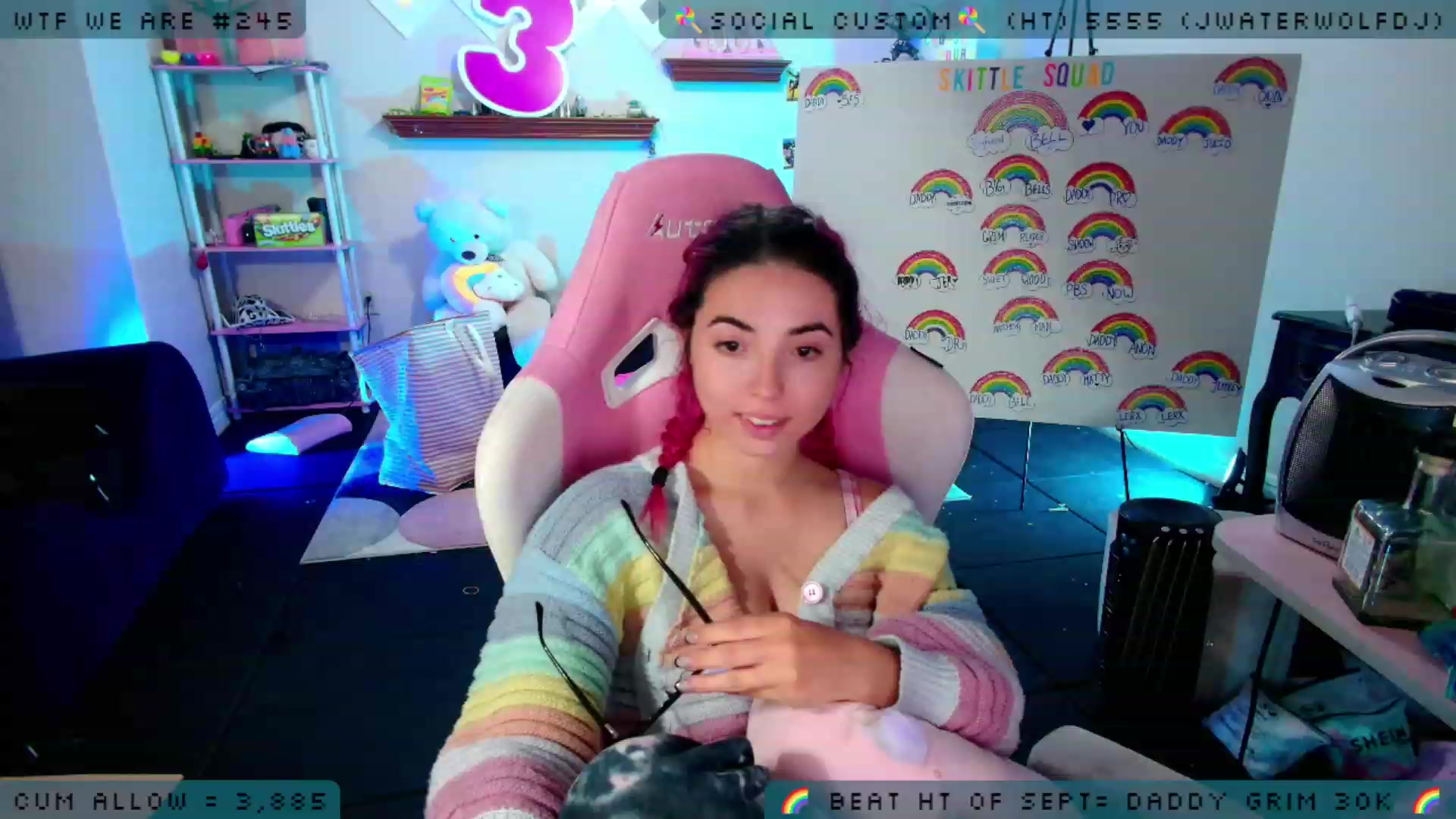 Gallery image thumbnail from JessWhitmore's myfreecams stream on, 10/04/2023, 05:34 image 11 of 20
