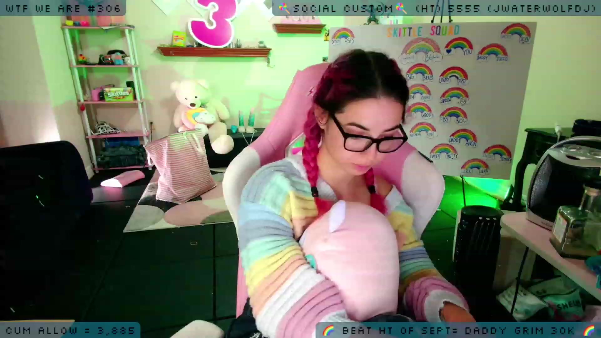 Gallery image thumbnail from JessWhitmore's myfreecams stream on, 10/04/2023, 05:34 image 3 of 20