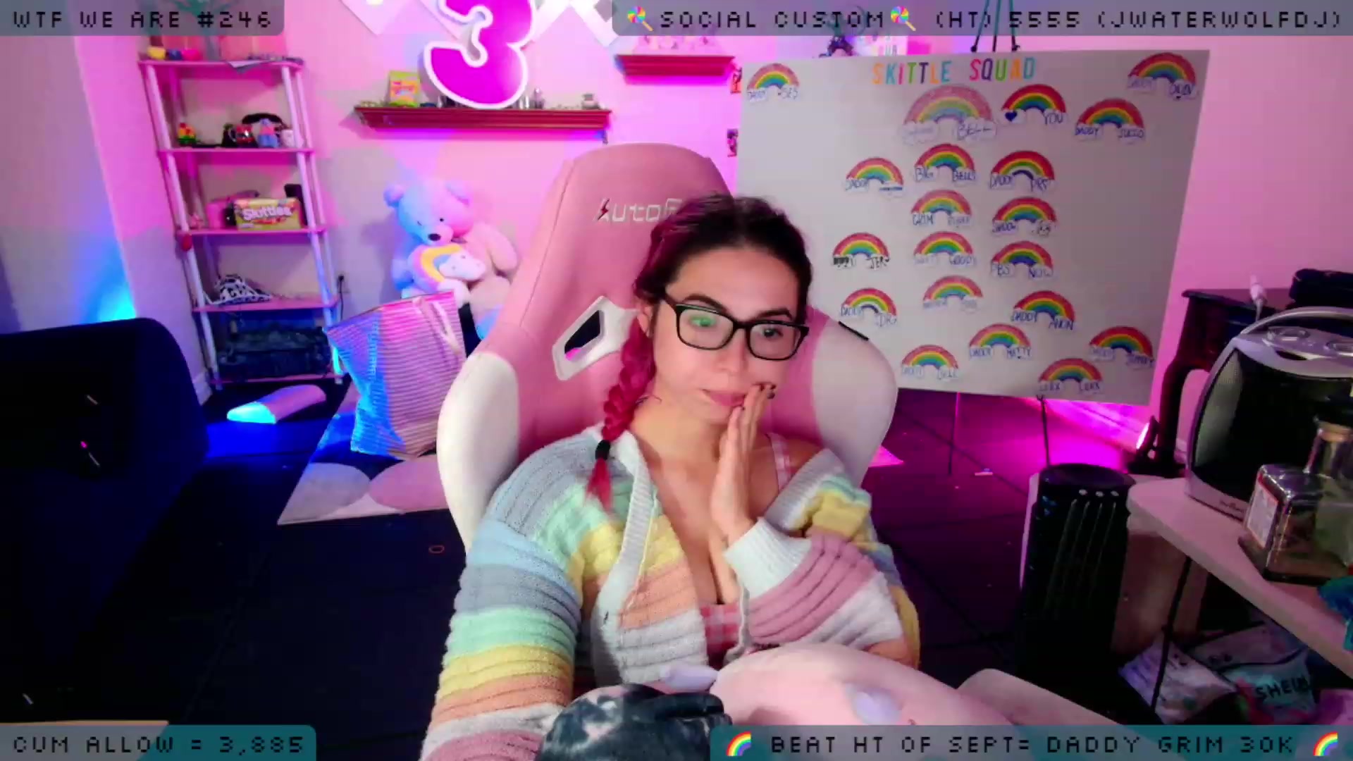 Gallery image thumbnail from JessWhitmore's myfreecams stream on, 10/04/2023, 05:34 image 15 of 20