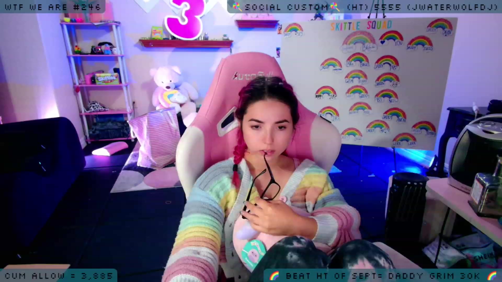 Gallery image thumbnail from JessWhitmore's myfreecams stream on, 10/04/2023, 05:34 image 16 of 20