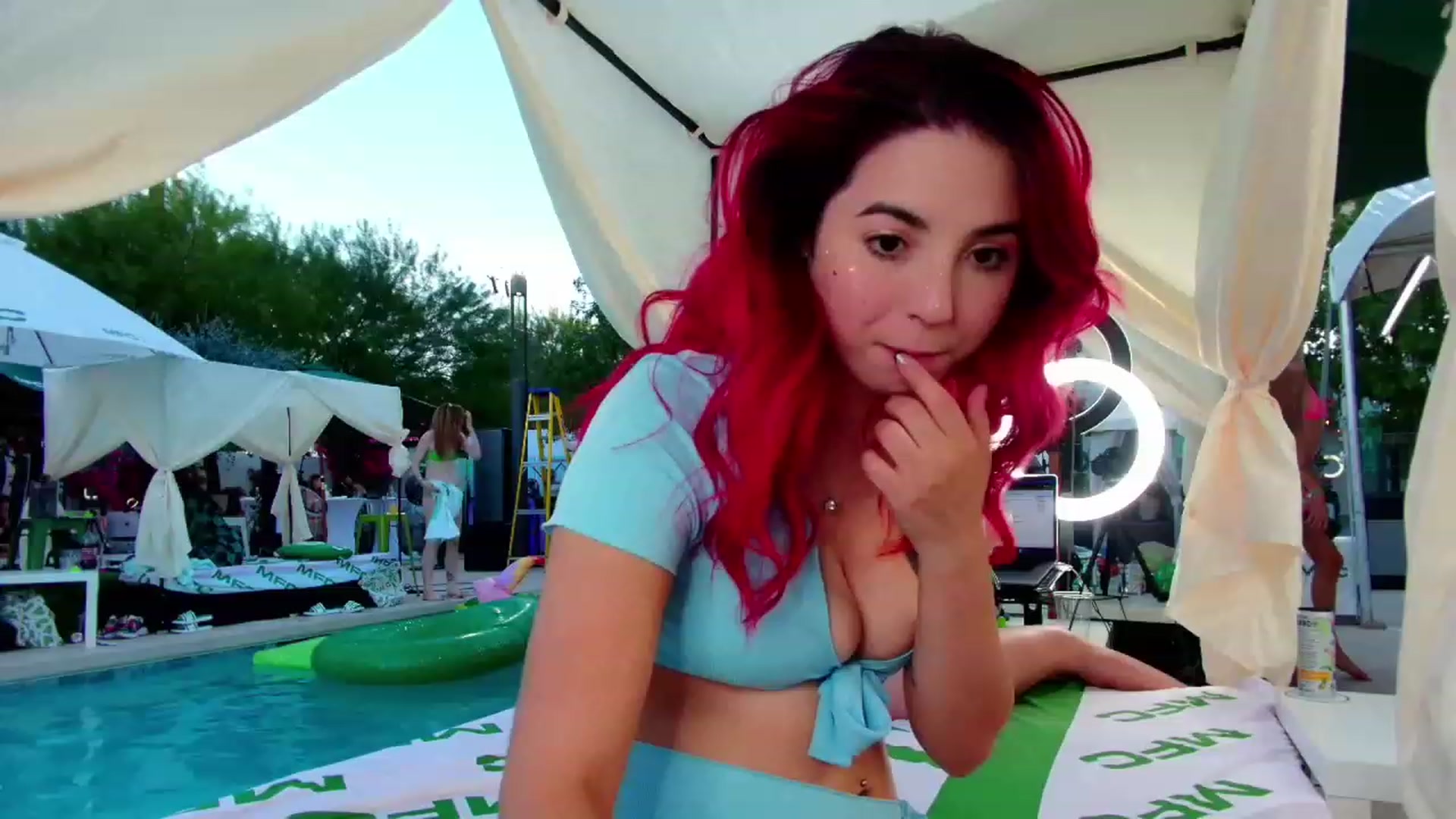 Gallery image thumbnail from JessWhitmore's myfreecams stream on, 10/11/2023, 01:33 image 11 of 20