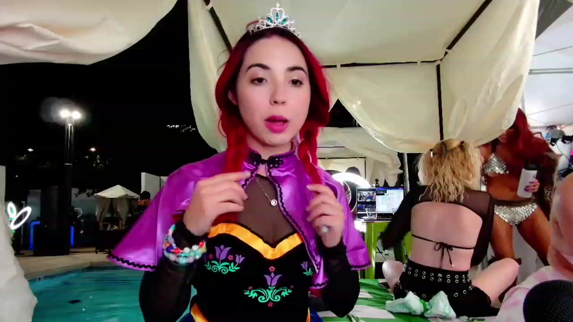 Gallery image thumbnail from JessWhitmore's myfreecams stream on, 10/12/2023, 03:28 image 10 of 20