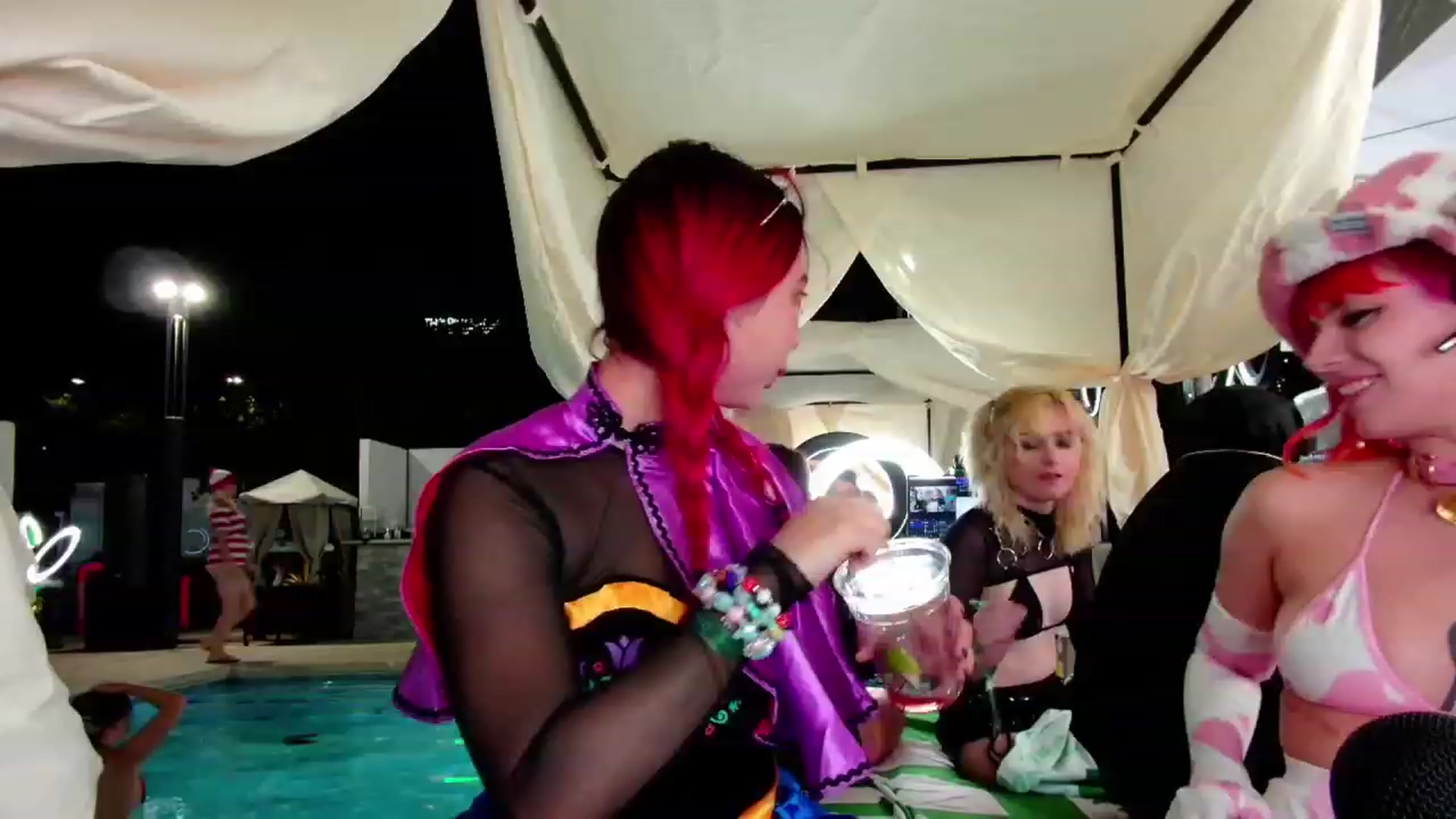 Gallery image thumbnail from JessWhitmore's myfreecams stream on, 10/12/2023, 03:28 image 5 of 20