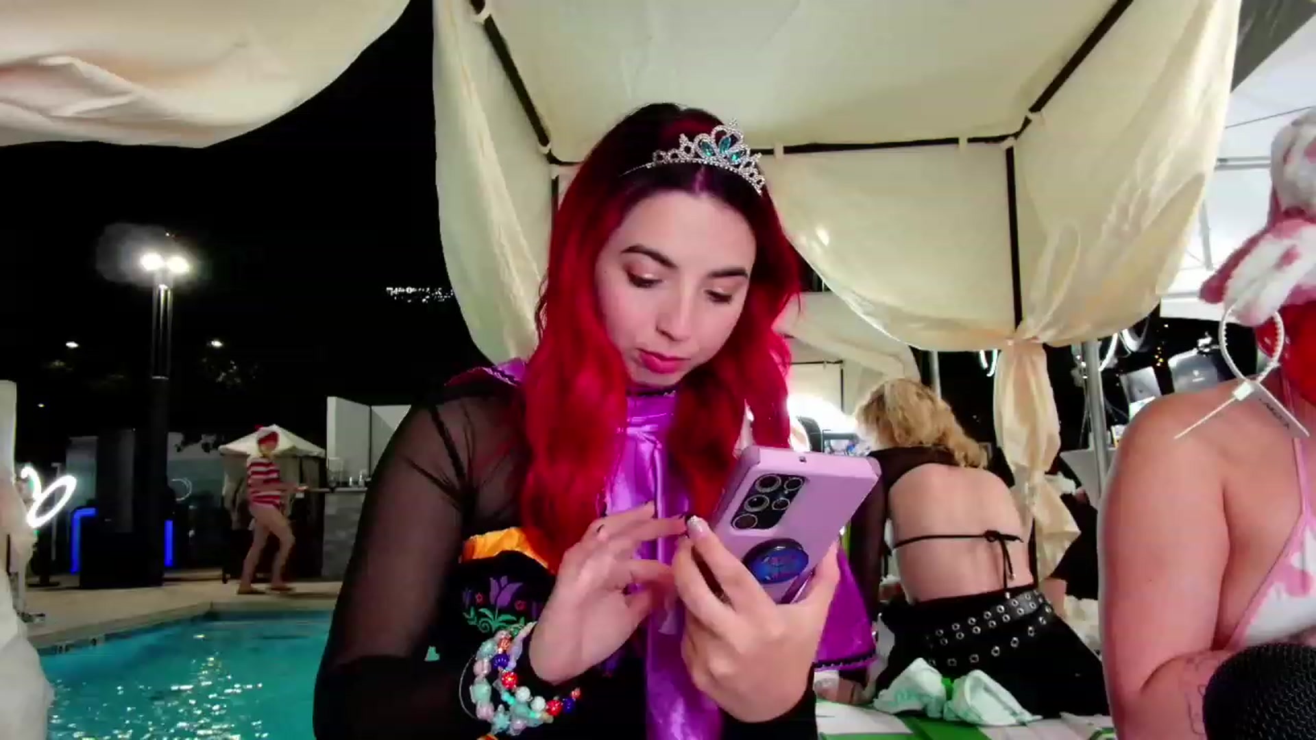 Gallery image thumbnail from JessWhitmore's myfreecams stream on, 10/12/2023, 03:28 image 17 of 20