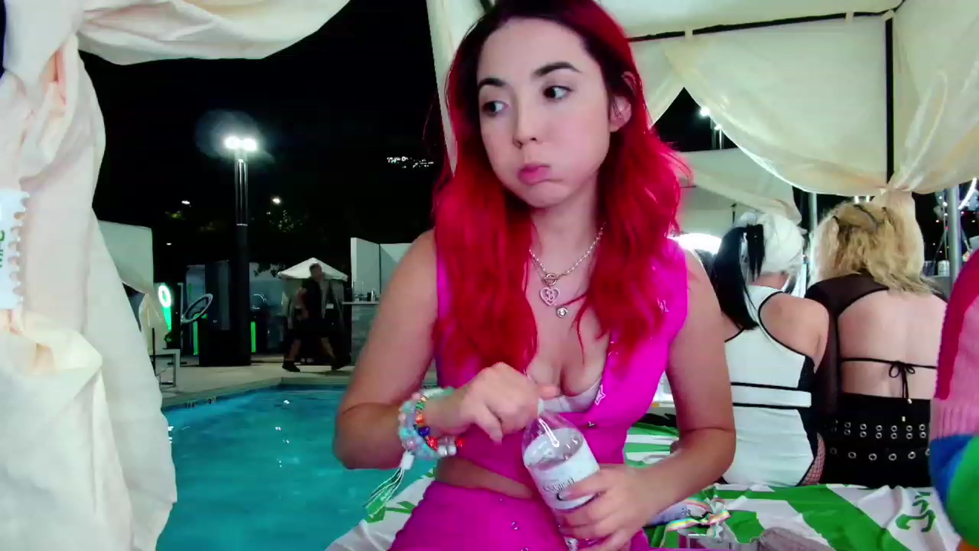 Gallery image thumbnail from JessWhitmore's myfreecams stream on, 10/12/2023, 05:49 image 17 of 20