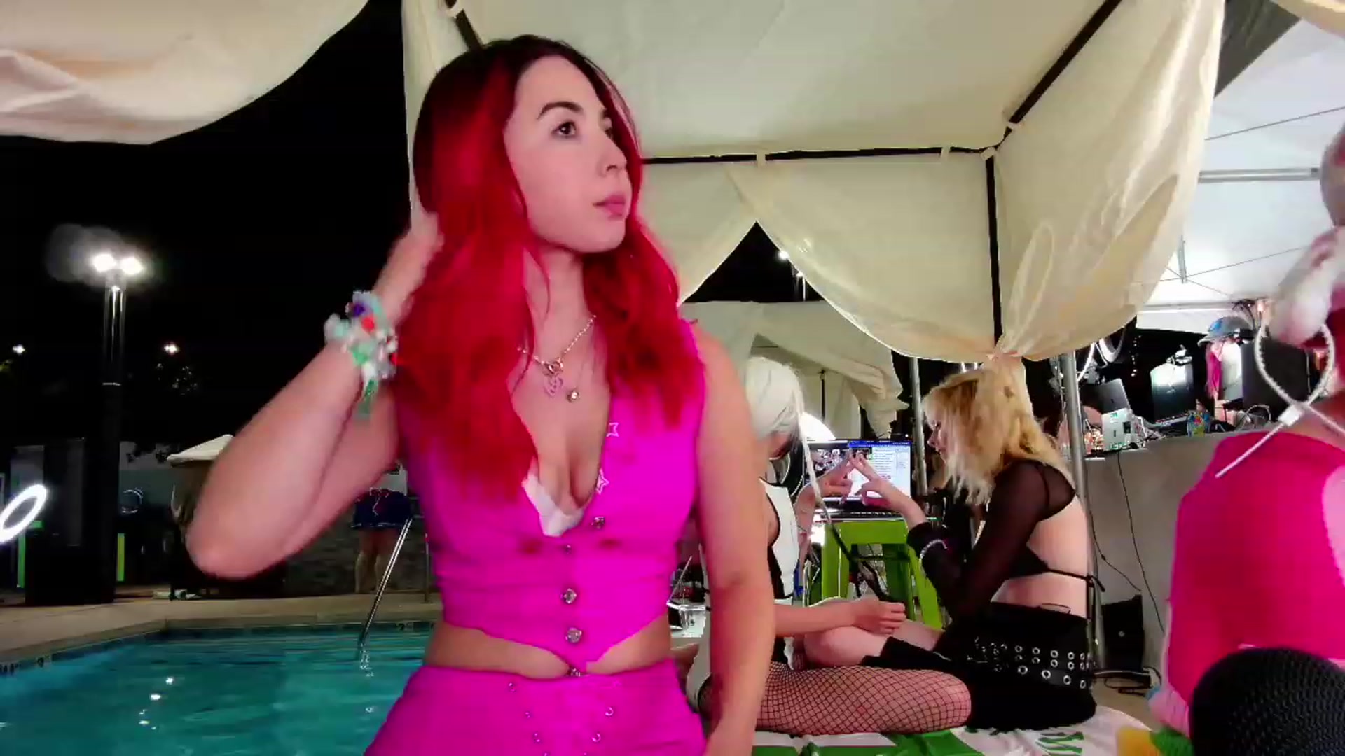 Gallery image thumbnail from JessWhitmore's myfreecams stream on, 10/12/2023, 05:49 image 8 of 20