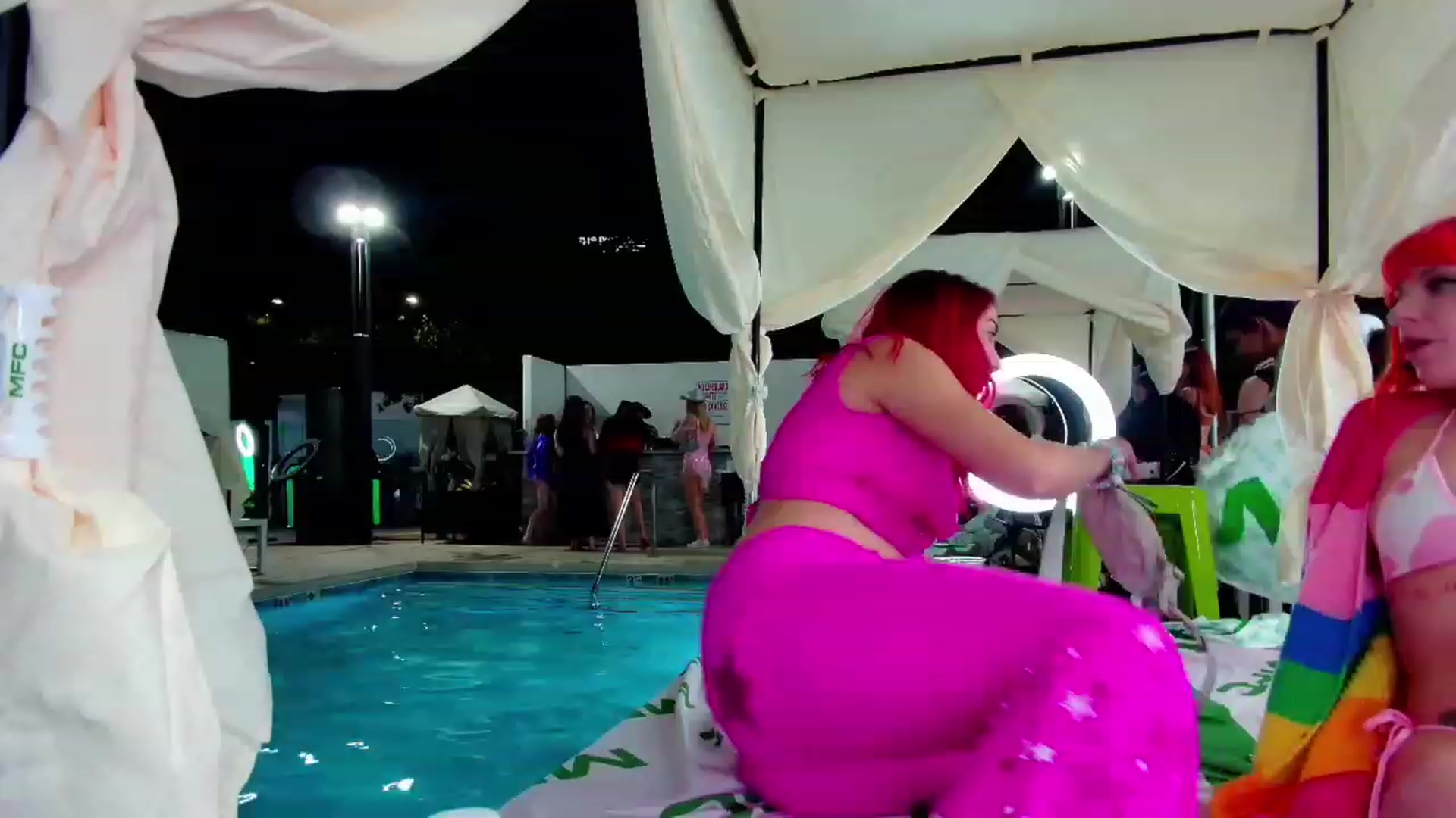 Gallery image thumbnail from JessWhitmore's myfreecams stream on, 10/12/2023, 06:39 image 12 of 20