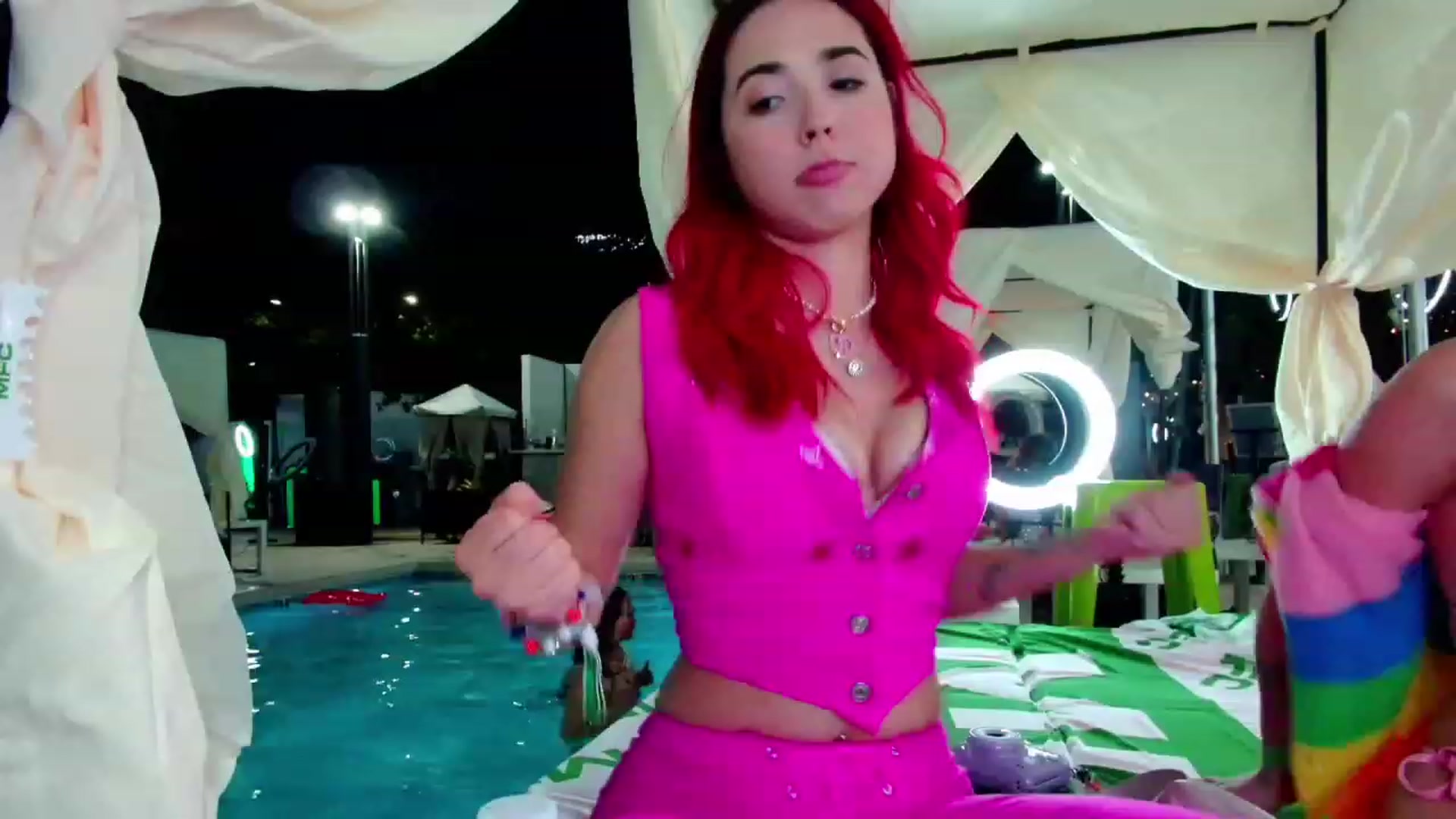 Gallery image thumbnail from JessWhitmore's myfreecams stream on, 10/12/2023, 06:39 image 6 of 20