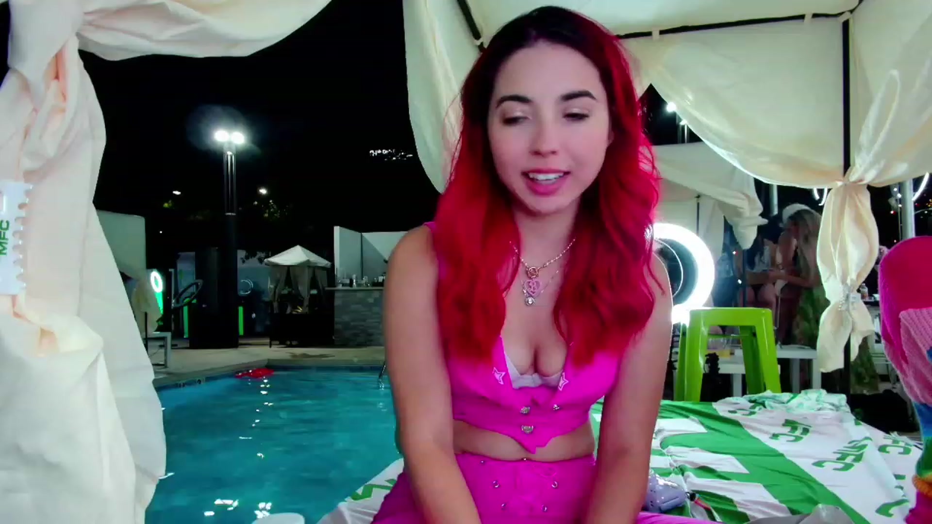 Gallery image thumbnail from JessWhitmore's myfreecams stream on, 10/12/2023, 06:39 image 8 of 20