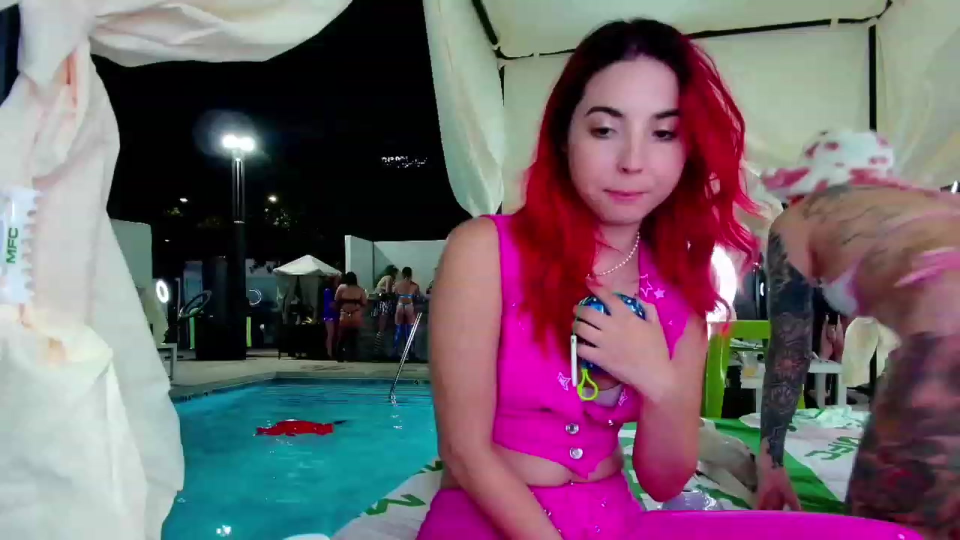 Gallery image thumbnail from JessWhitmore's myfreecams stream on, 10/12/2023, 06:39 image 14 of 20