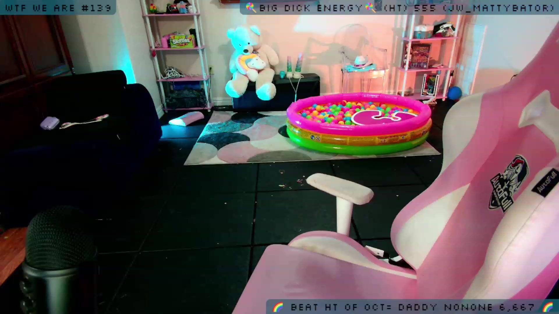 Gallery image thumbnail from JessWhitmore's myfreecams stream on, 10/14/2023, 03:31 image 3 of 20