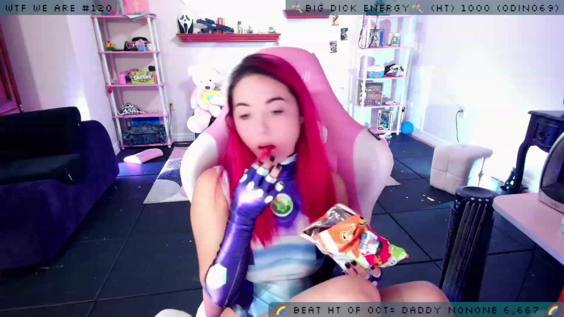Gallery image thumbnail from JessWhitmore's myfreecams stream on, 10/17/2023, 04:36 image 19 of 20