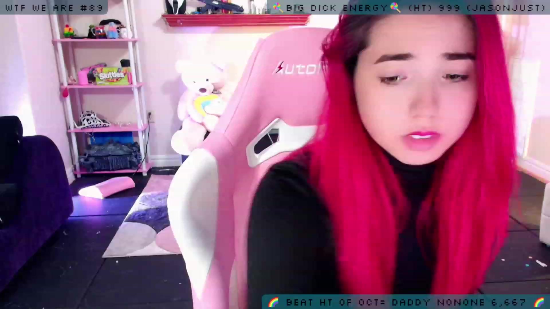 Gallery image thumbnail from JessWhitmore's myfreecams stream on, 10/18/2023, 06:30 image 9 of 20