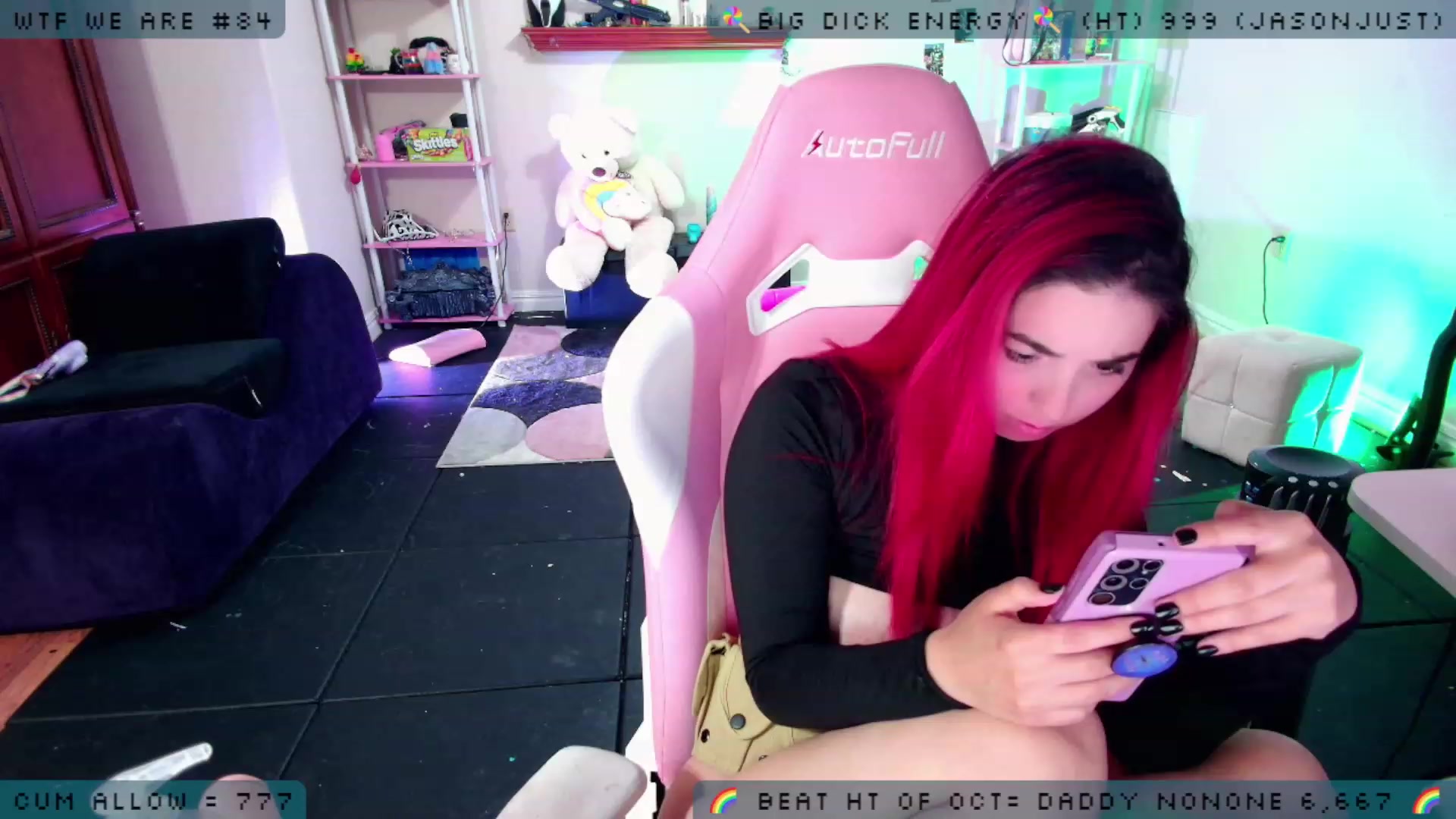 Gallery image thumbnail from JessWhitmore's myfreecams stream on, 10/18/2023, 06:30 image 17 of 20