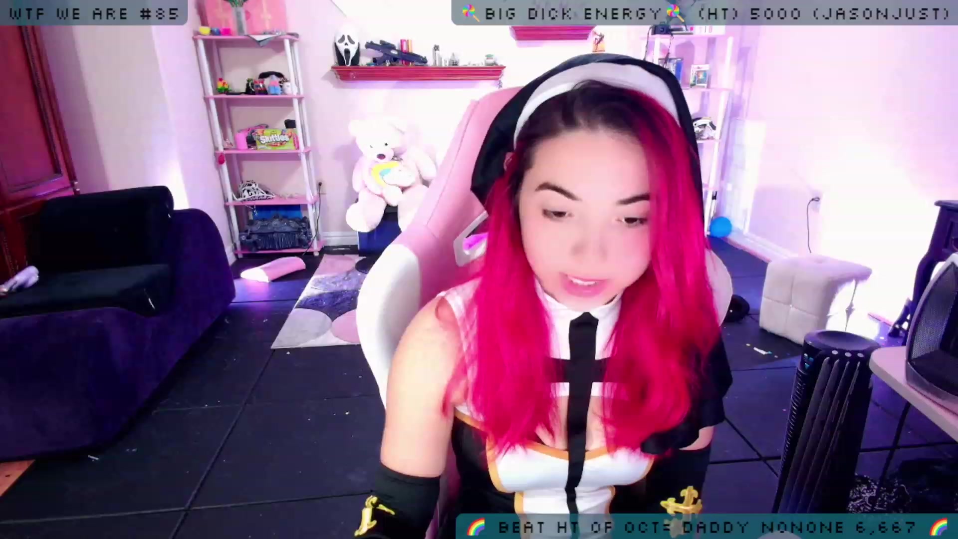 Gallery image thumbnail from JessWhitmore's myfreecams stream on, 10/19/2023, 04:38 image 9 of 20