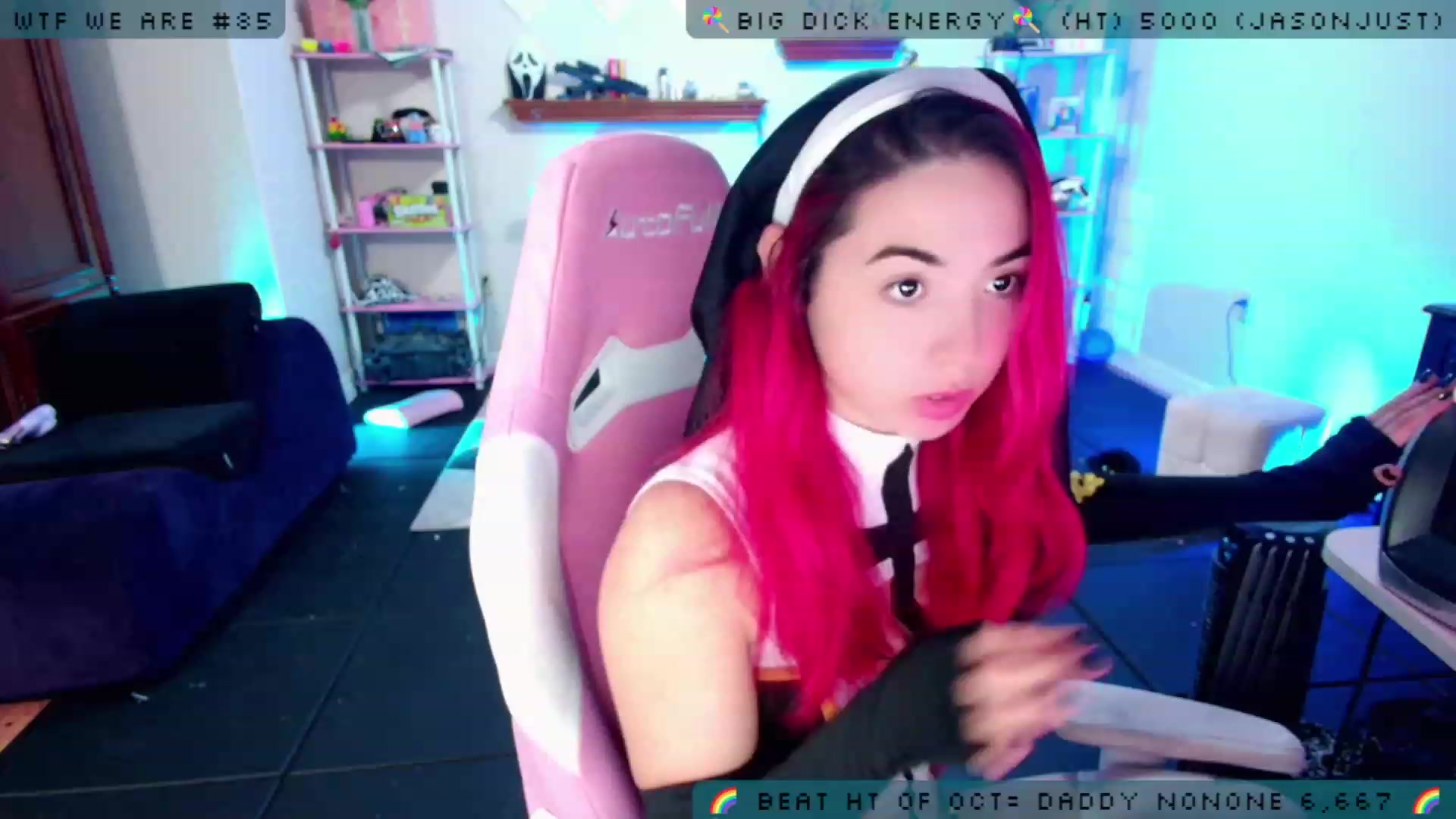 Gallery image thumbnail from JessWhitmore's myfreecams stream on, 10/19/2023, 04:38 image 10 of 20