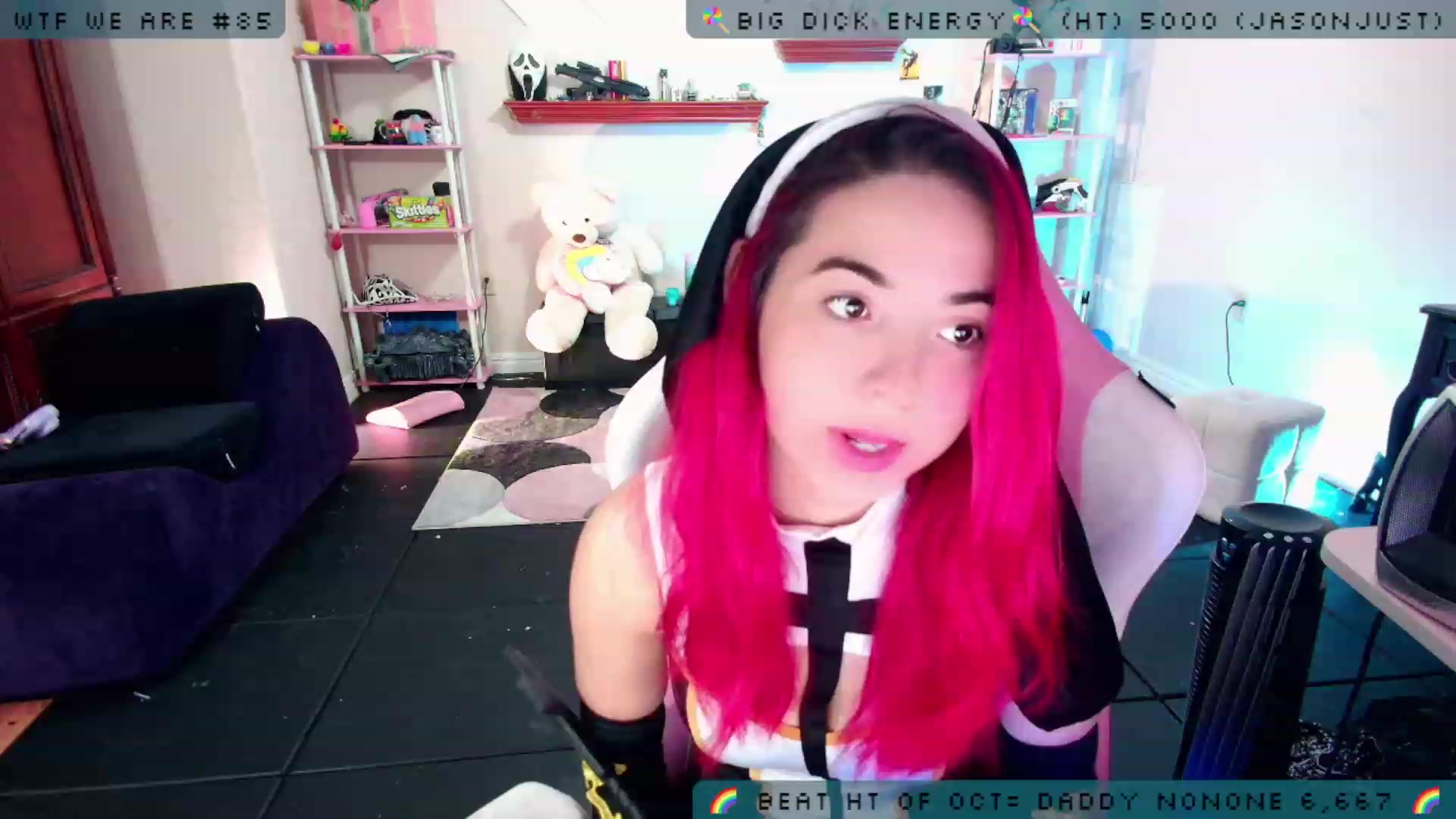 Gallery image thumbnail from JessWhitmore's myfreecams stream on, 10/19/2023, 04:38 image 12 of 20