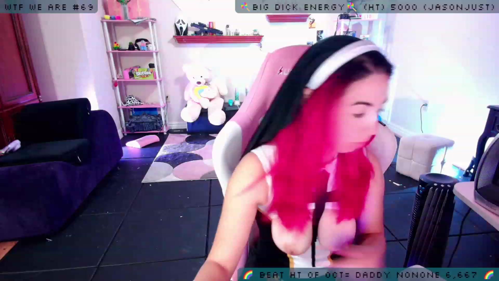 Gallery image thumbnail from JessWhitmore's myfreecams stream on, 10/19/2023, 07:08 image 8 of 20