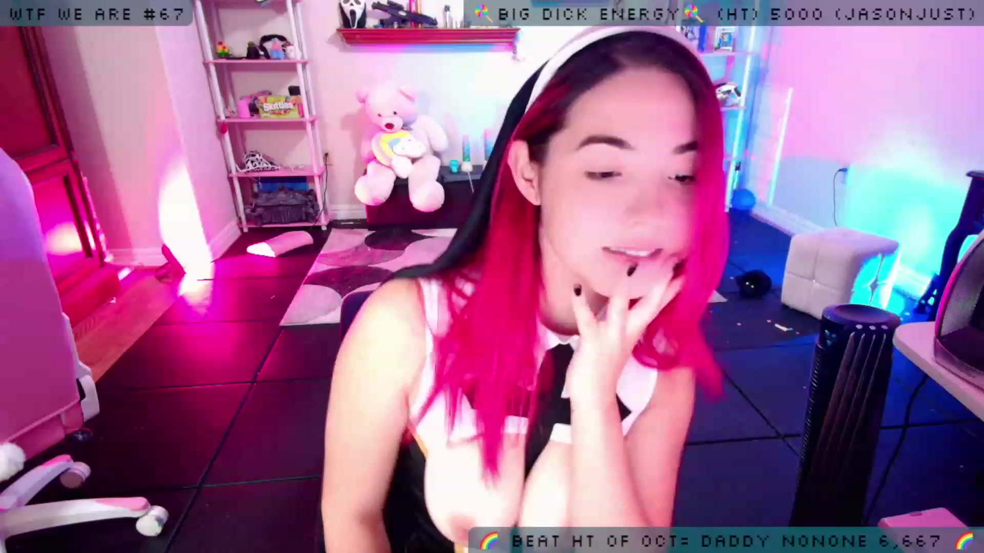 Gallery image thumbnail from JessWhitmore's myfreecams stream on, 10/19/2023, 07:08 image 14 of 20