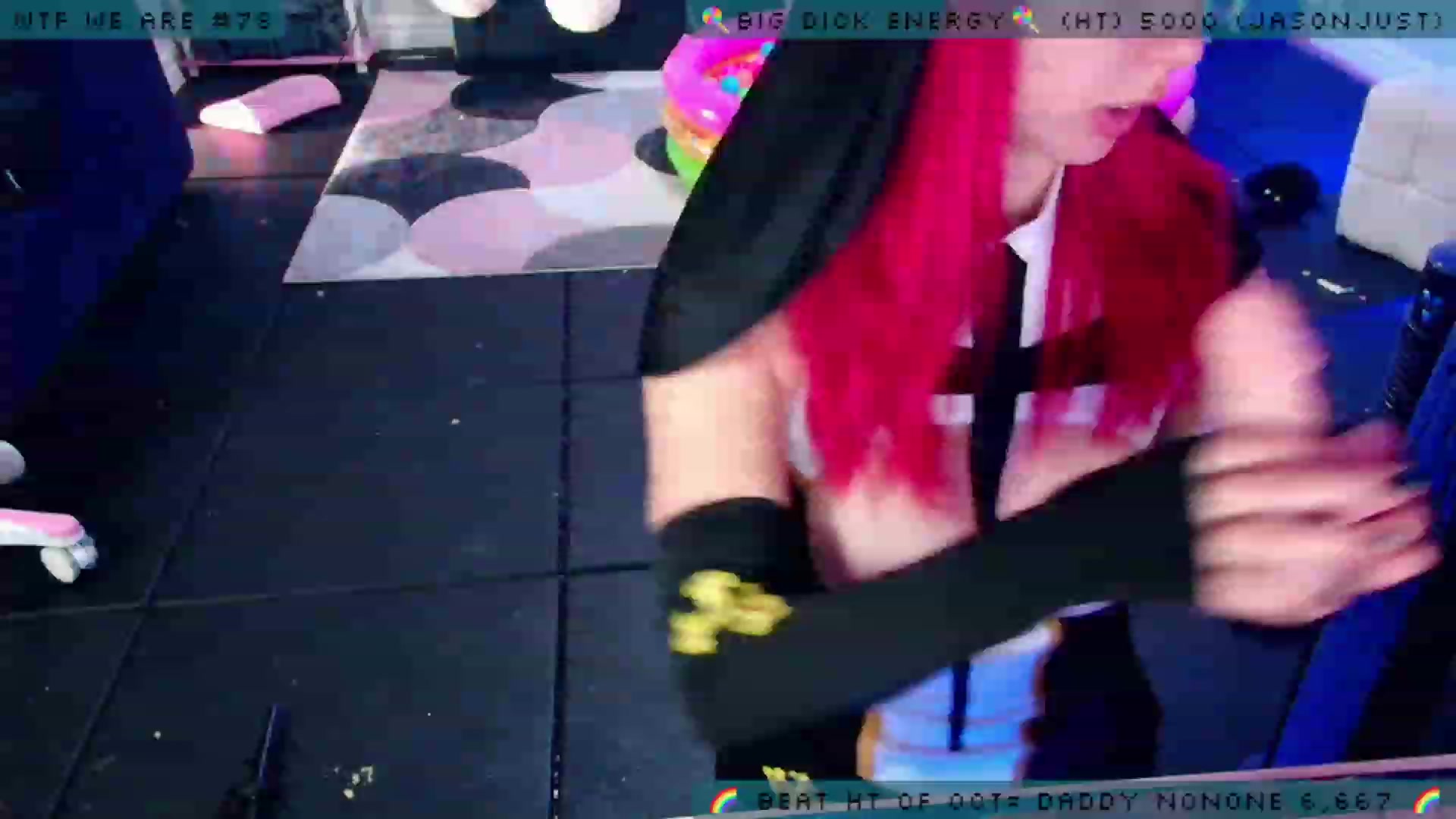 Gallery image thumbnail from JessWhitmore's myfreecams stream on, 10/19/2023, 07:08 image 2 of 20