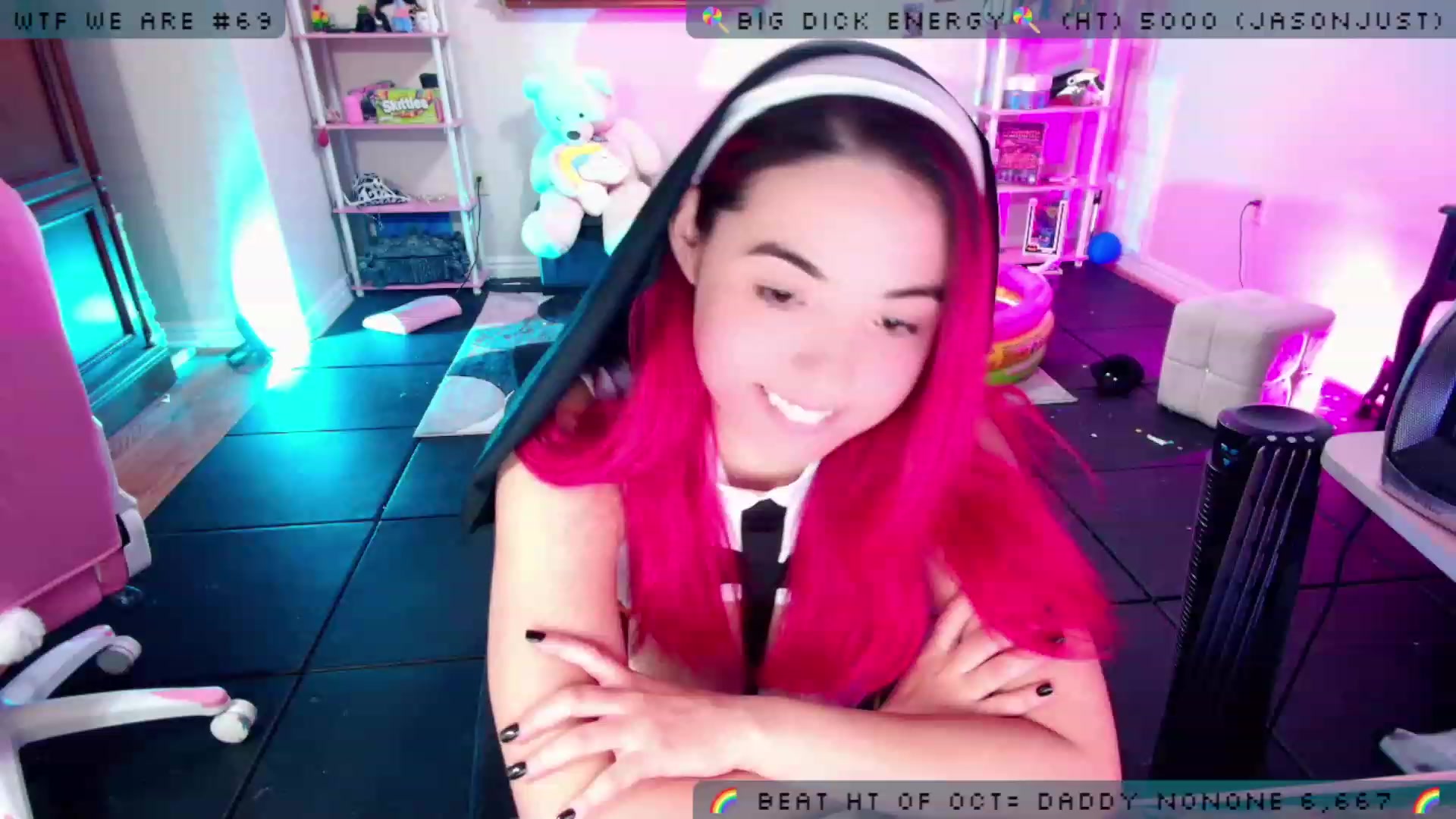 Gallery image thumbnail from JessWhitmore's myfreecams stream on, 10/19/2023, 07:08 image 11 of 20