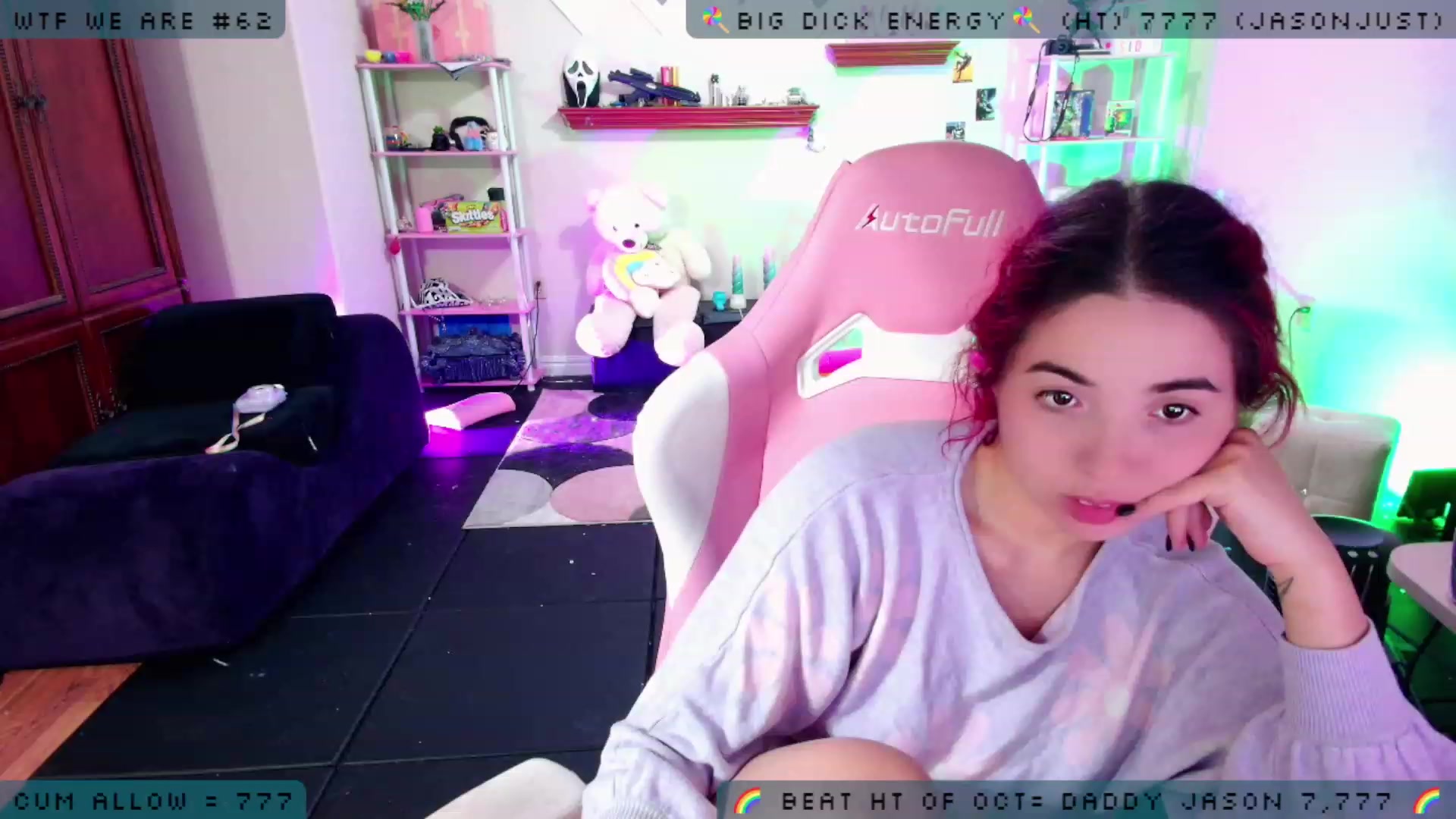 Gallery image thumbnail from JessWhitmore's myfreecams stream on, 10/20/2023, 08:31 image 17 of 20