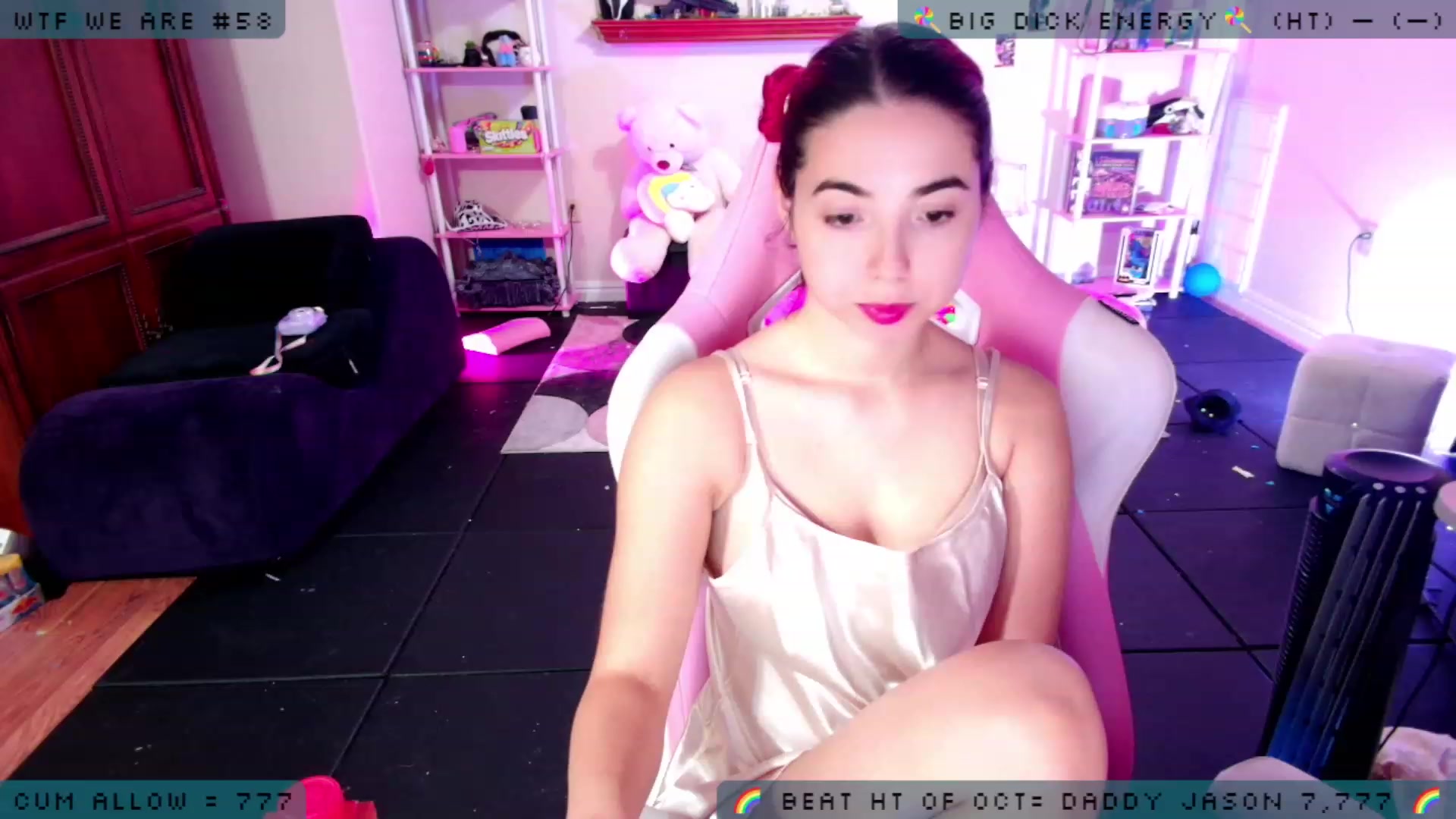 Gallery image thumbnail from JessWhitmore's myfreecams stream on, 10/21/2023, 02:25 image 3 of 20