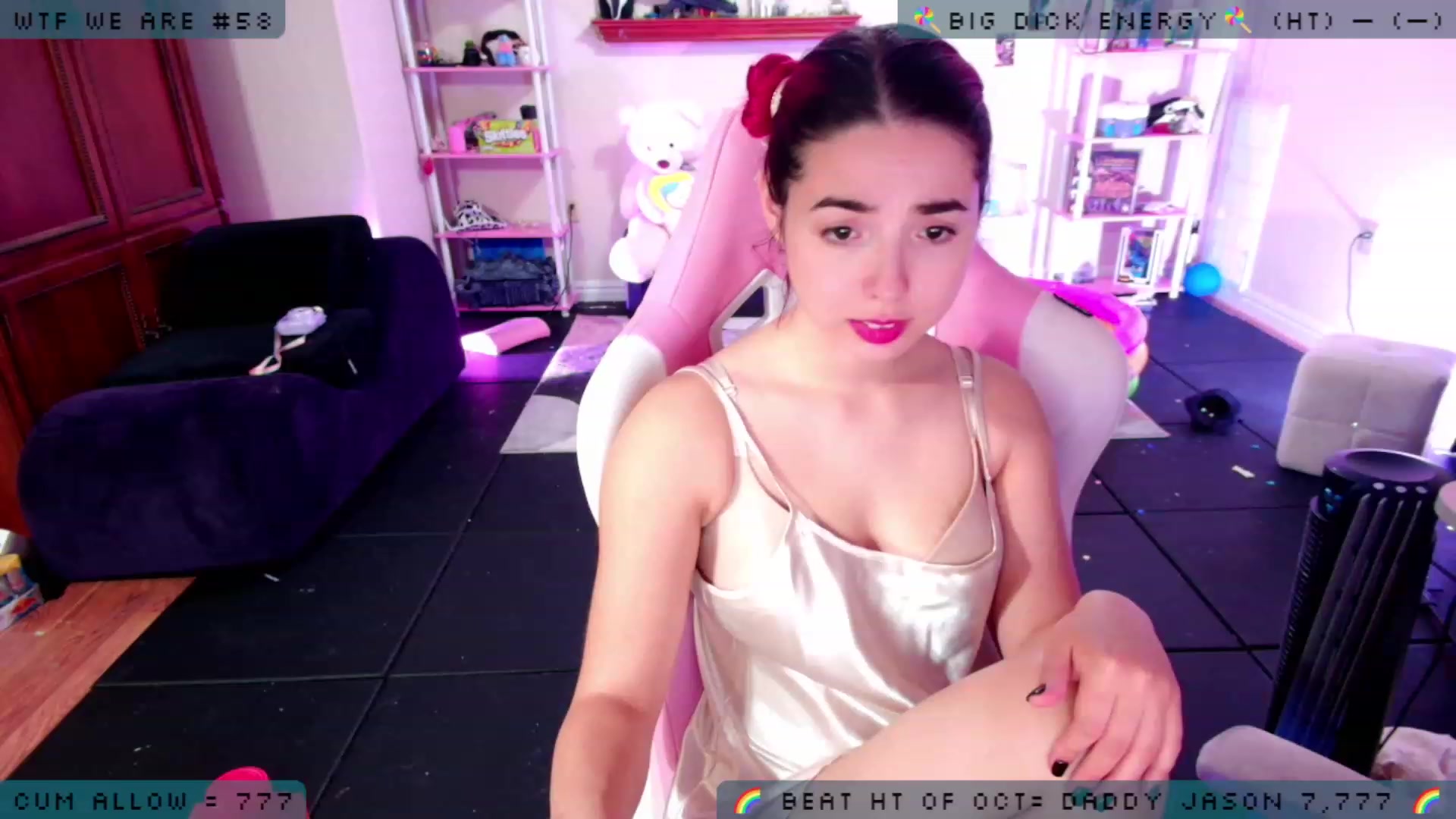 Gallery image thumbnail from JessWhitmore's myfreecams stream on, 10/21/2023, 02:25 image 2 of 20