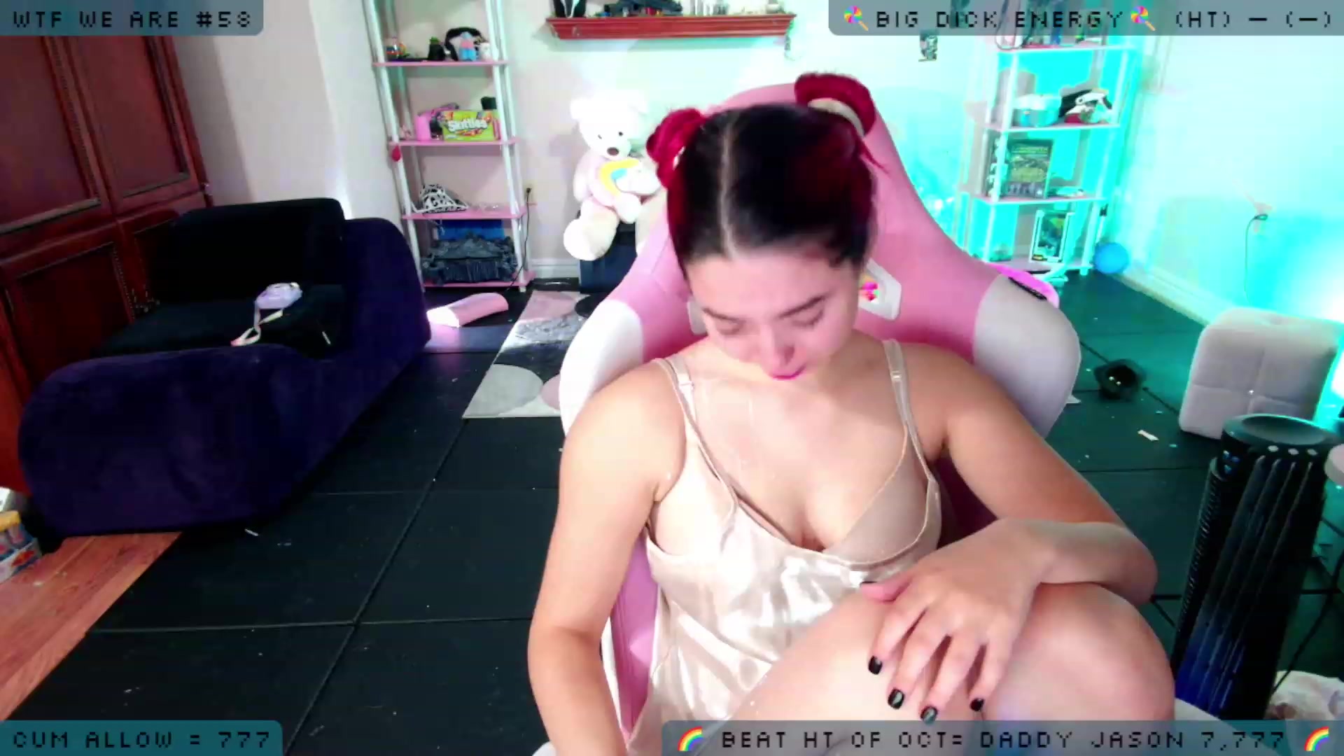 Gallery image thumbnail from JessWhitmore's myfreecams stream on, 10/21/2023, 02:25 image 10 of 20