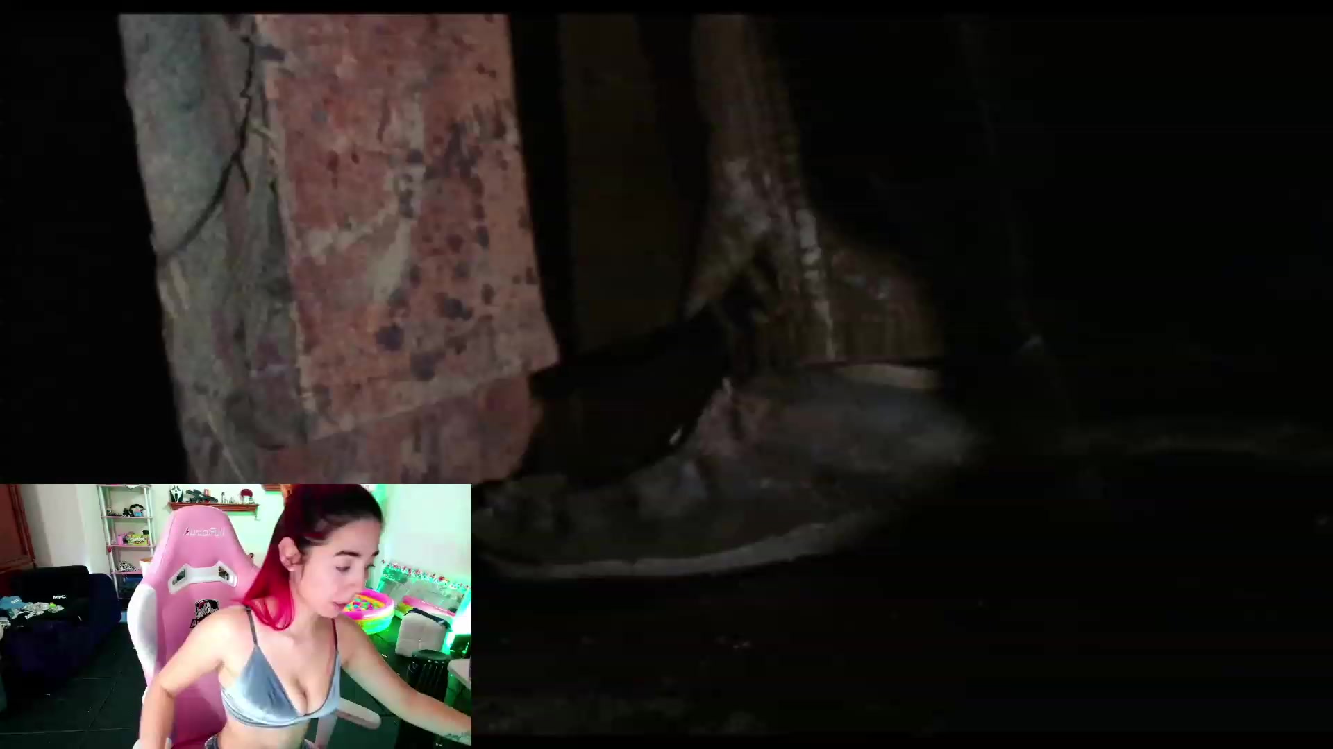 Gallery image thumbnail from JessWhitmore's myfreecams stream on, 10/24/2023, 06:45 image 18 of 20