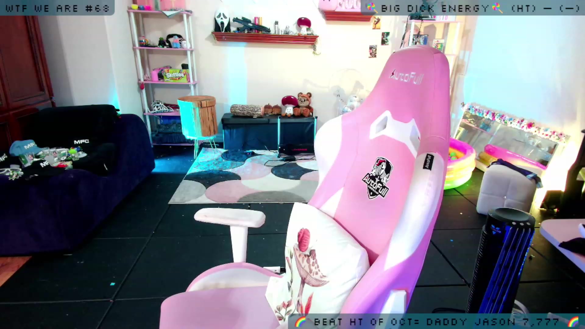 Gallery image thumbnail from JessWhitmore's myfreecams stream on, 10/25/2023, 06:10 image 14 of 20