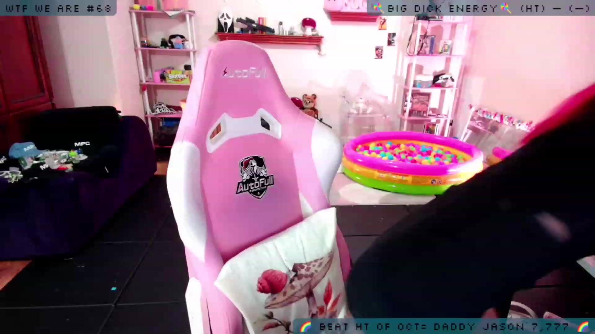 Gallery image thumbnail from JessWhitmore's myfreecams stream on, 10/25/2023, 06:10 image 6 of 20