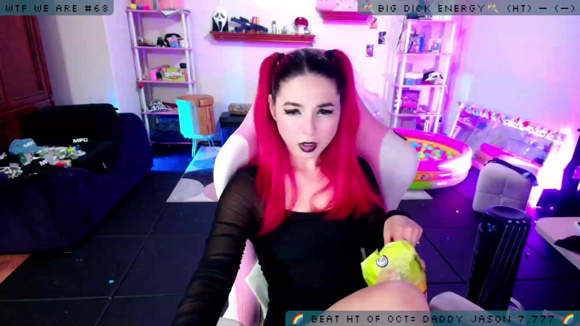 Gallery image thumbnail from JessWhitmore's myfreecams stream on, 10/25/2023, 06:10 image 15 of 20