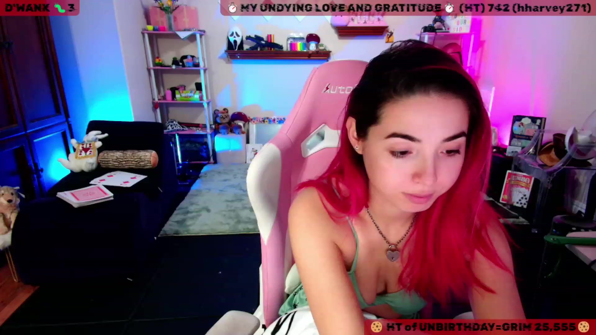 Gallery image thumbnail from JessWhitmore's myfreecams stream on, 11/15/2023, 04:38 image 17 of 20