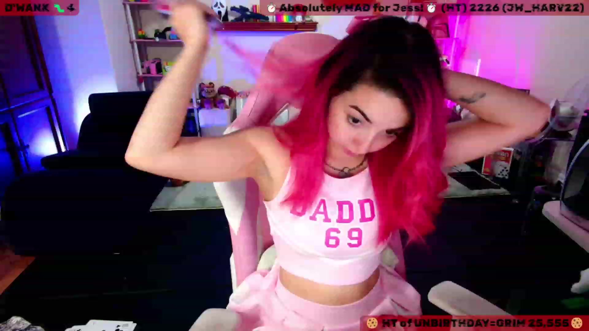 Gallery image thumbnail from JessWhitmore's myfreecams stream on, 11/19/2023, 07:21 image 2 of 20