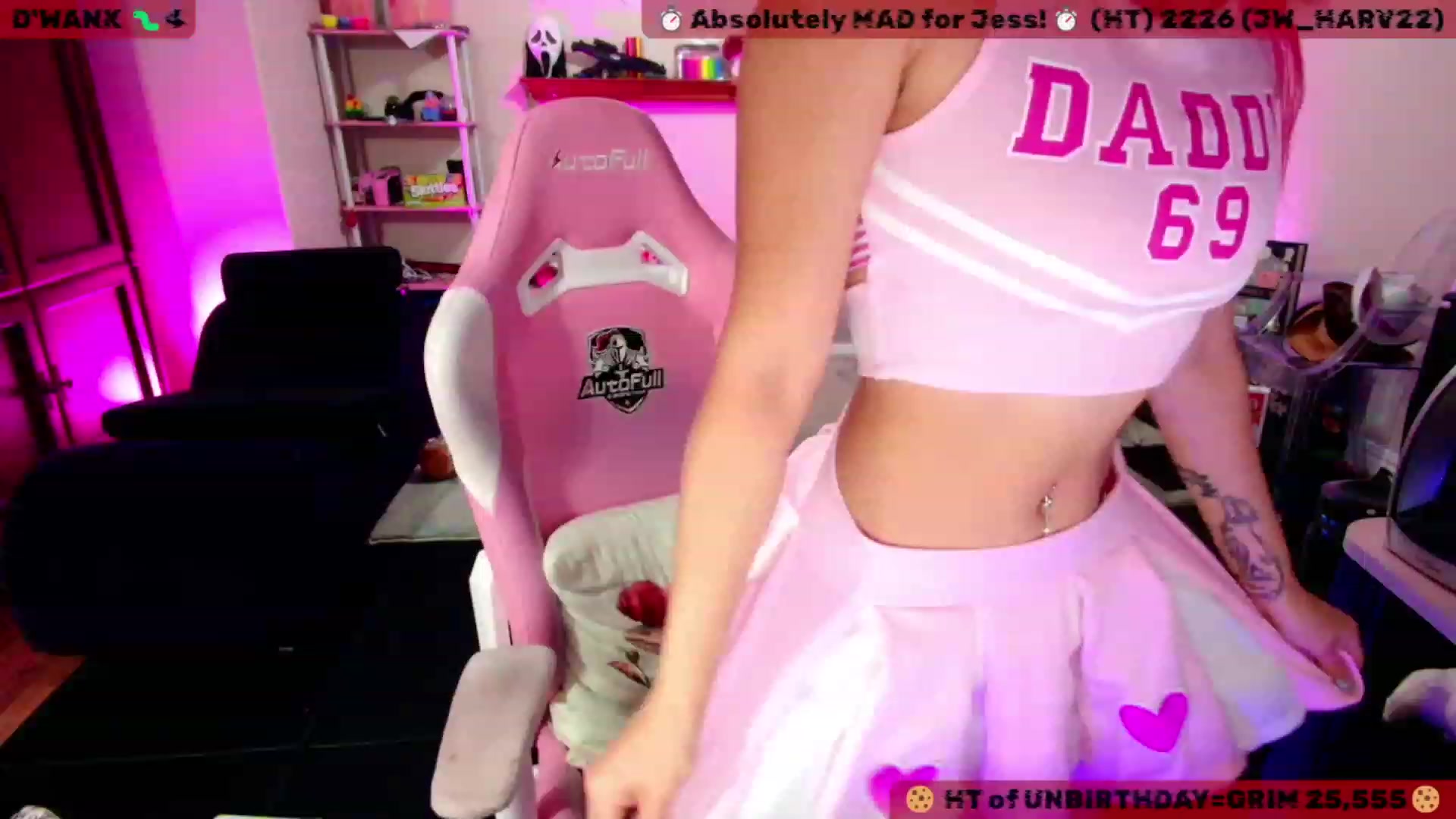 Gallery image thumbnail from JessWhitmore's myfreecams stream on, 11/19/2023, 07:21 image 5 of 20