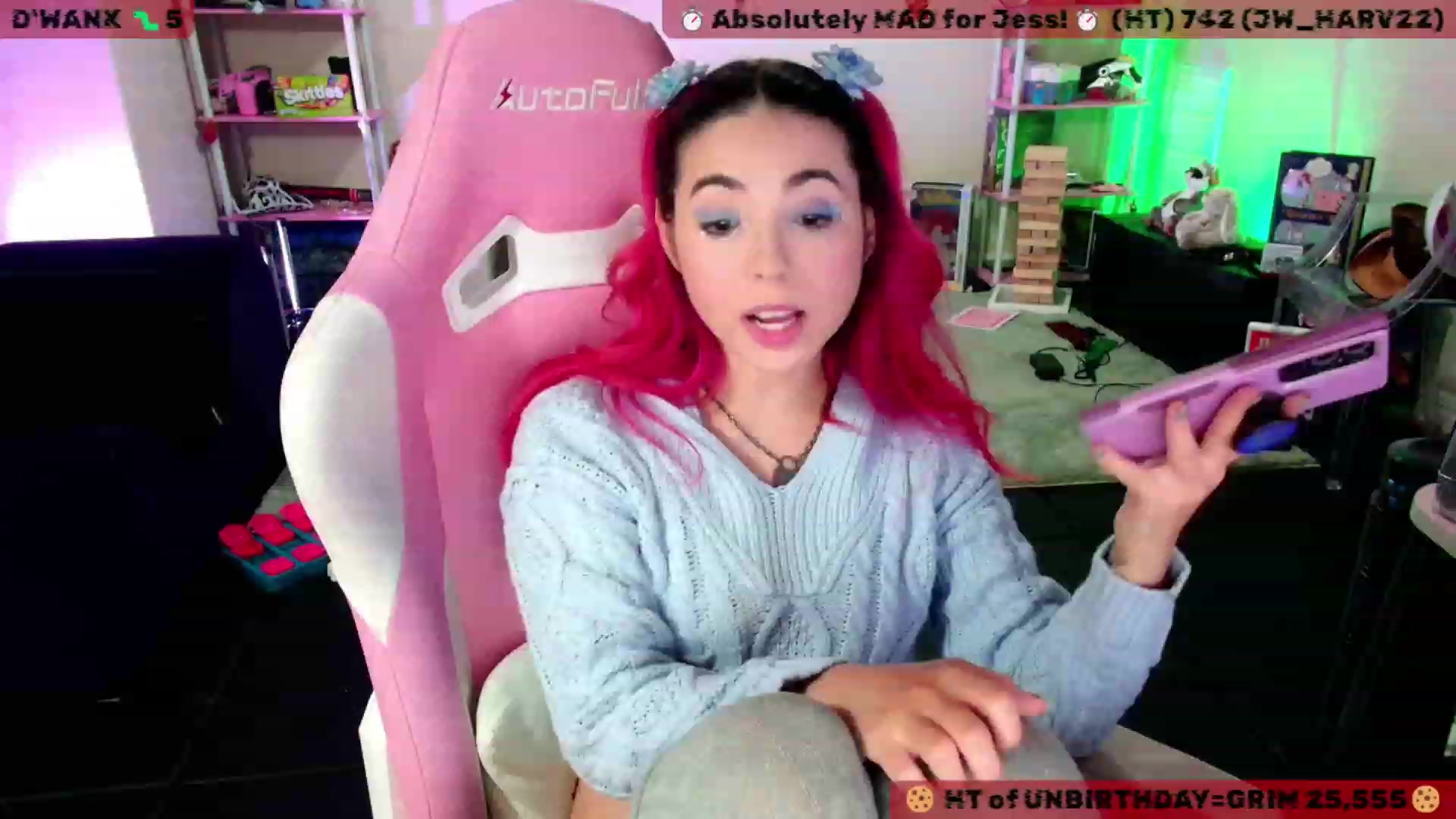 Gallery image thumbnail from JessWhitmore's myfreecams stream on, 11/20/2023, 07:15 image 4 of 20