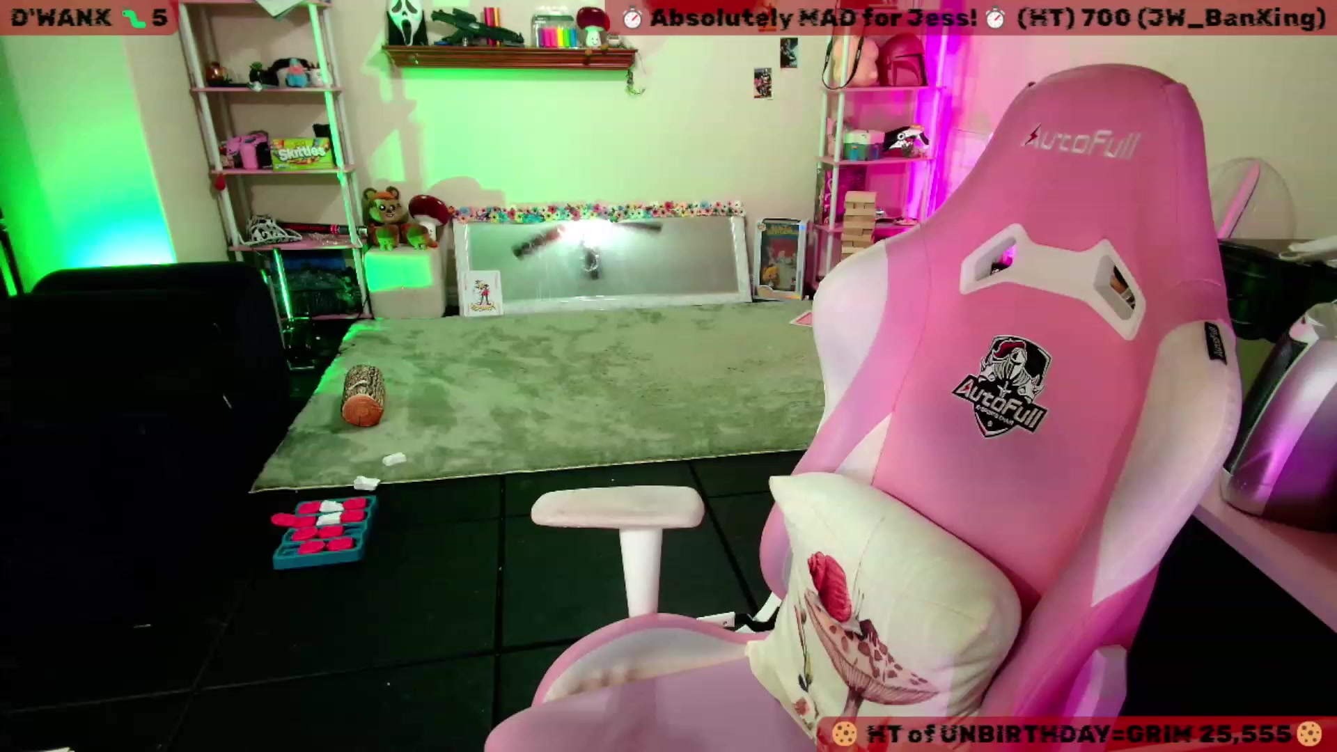 Gallery image thumbnail from JessWhitmore's myfreecams stream on, 11/22/2023, 06:16 image 8 of 20