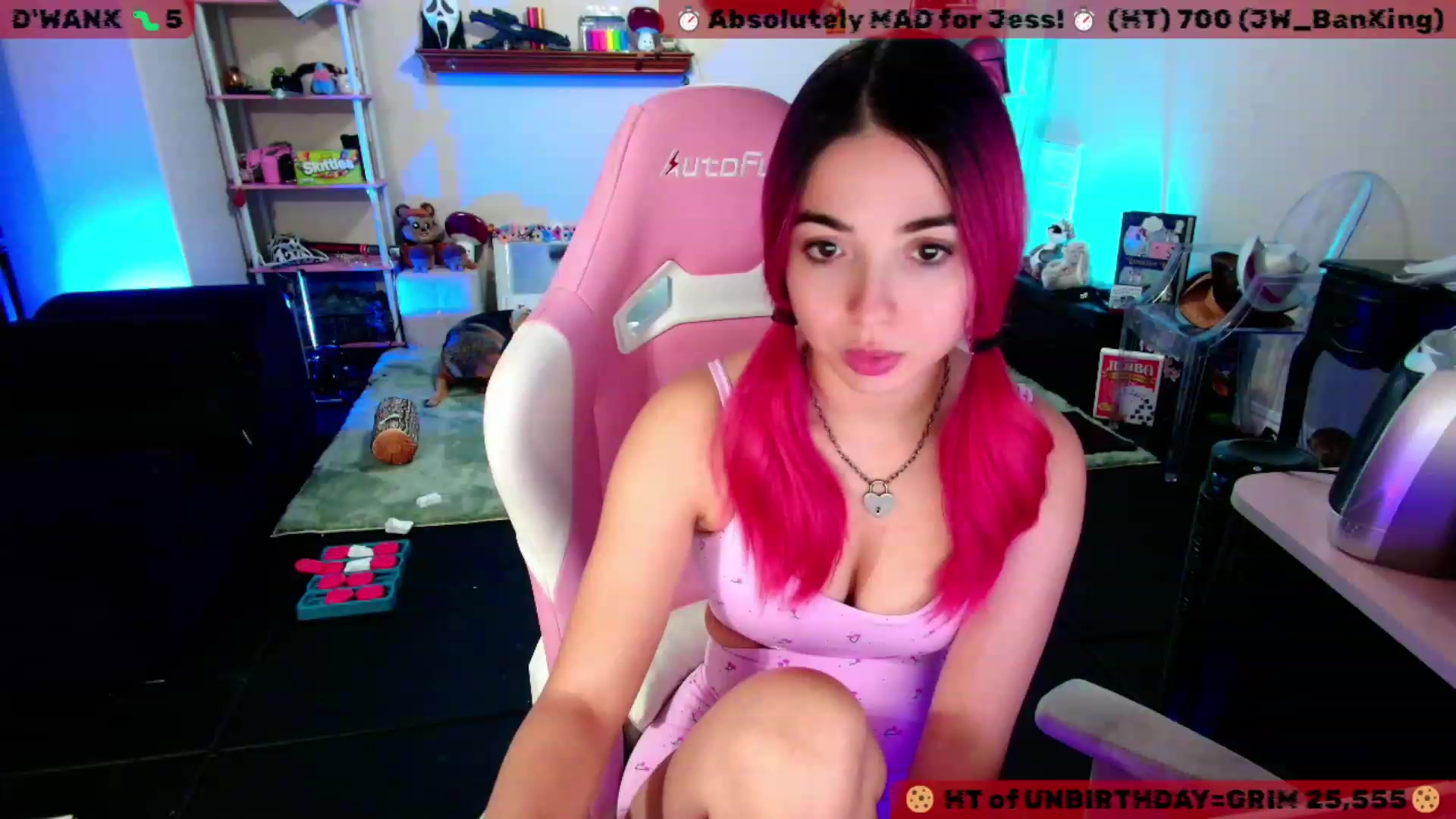 Gallery image thumbnail from JessWhitmore's myfreecams stream on, 11/22/2023, 06:16 image 10 of 20