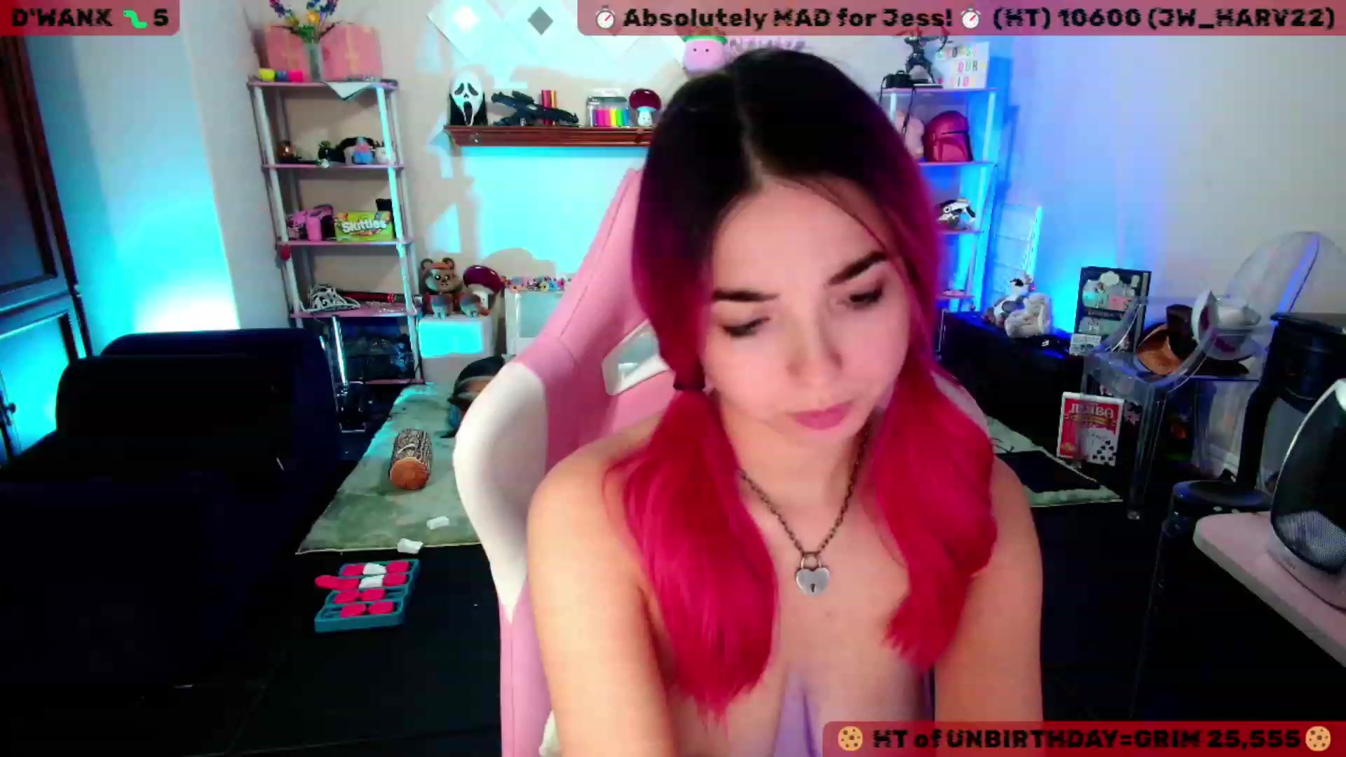 Gallery image thumbnail from JessWhitmore's myfreecams stream on, 11/22/2023, 08:35 image 1 of 20