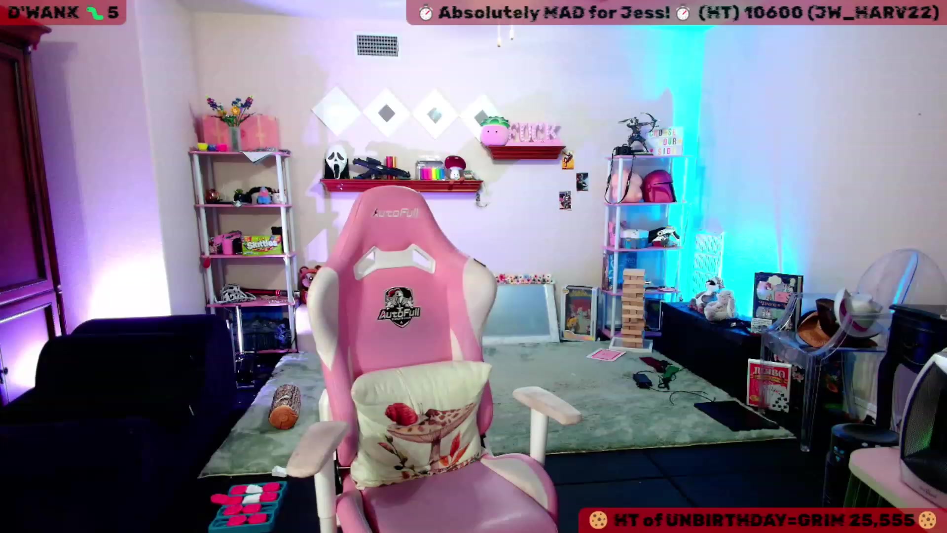 Gallery image thumbnail from JessWhitmore's myfreecams stream on, 11/22/2023, 08:35 image 3 of 20