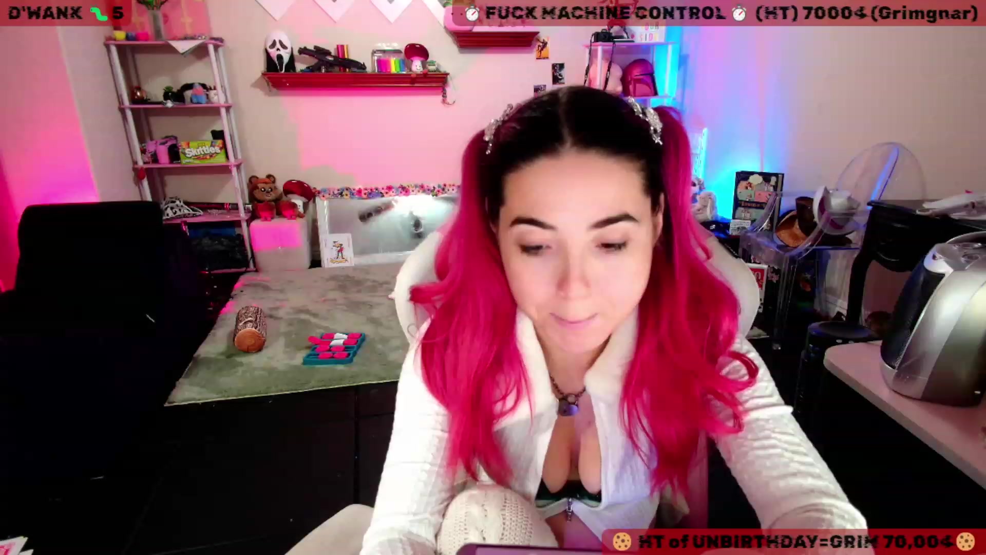 Gallery image thumbnail from JessWhitmore's myfreecams stream on, 11/23/2023, 05:20 image 20 of 20