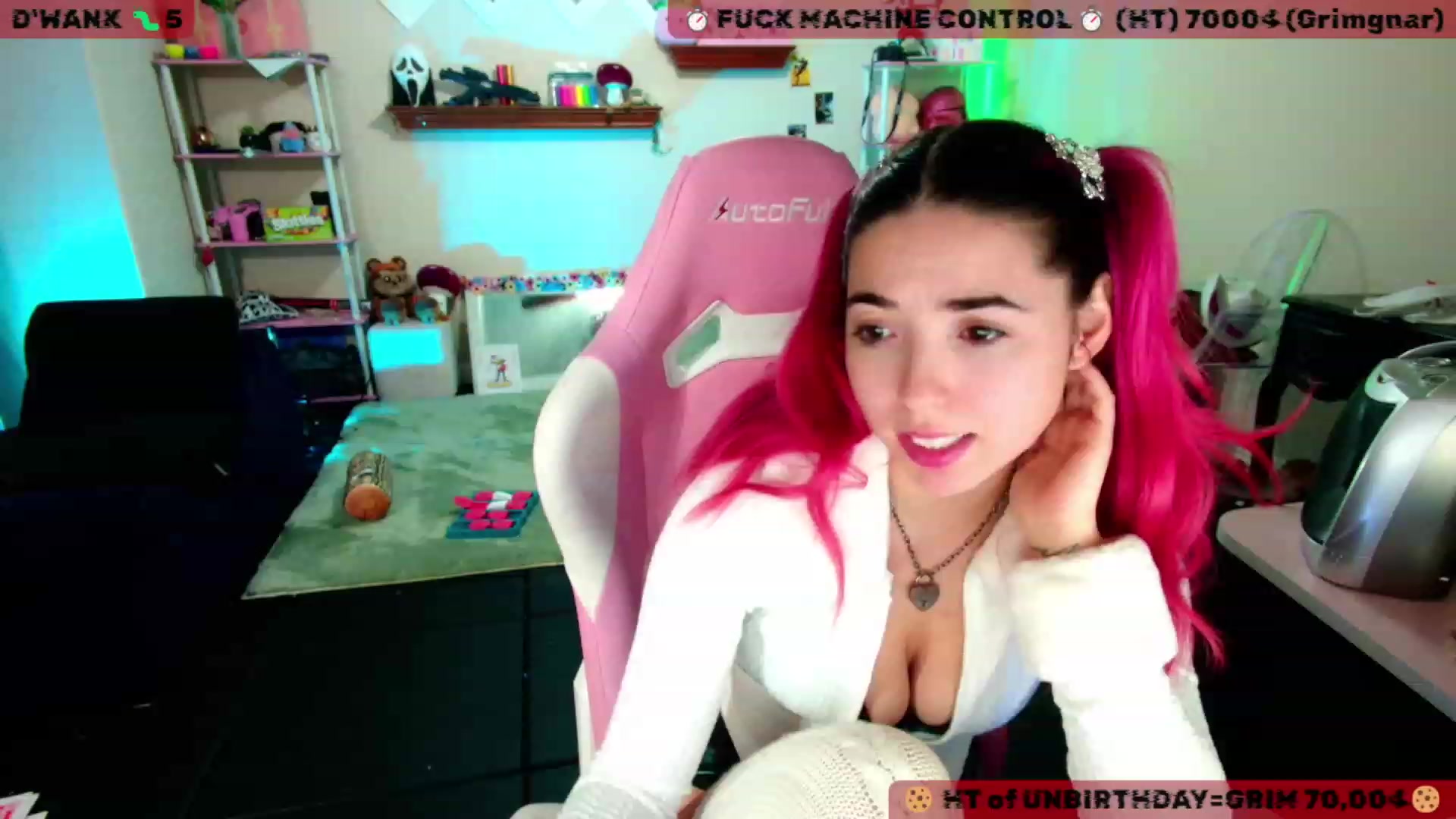 Gallery image thumbnail from JessWhitmore's myfreecams stream on, 11/23/2023, 05:20 image 15 of 20