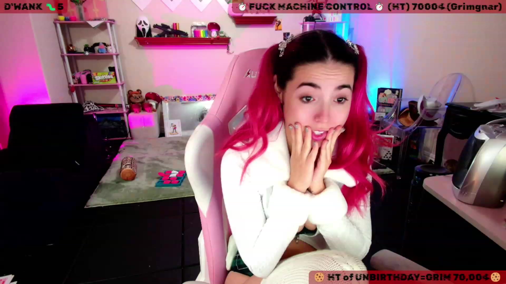 Gallery image thumbnail from JessWhitmore's myfreecams stream on, 11/23/2023, 05:20 image 14 of 20