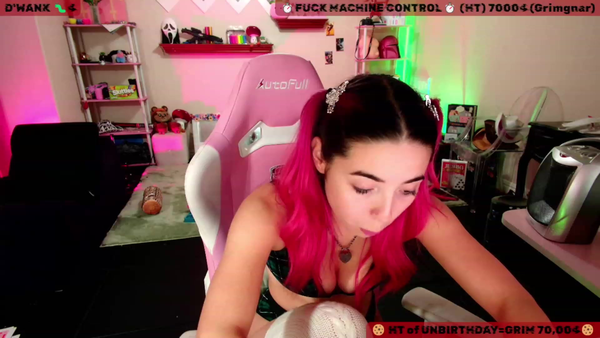 Gallery image thumbnail from JessWhitmore's myfreecams stream on, 11/23/2023, 06:09 image 14 of 20