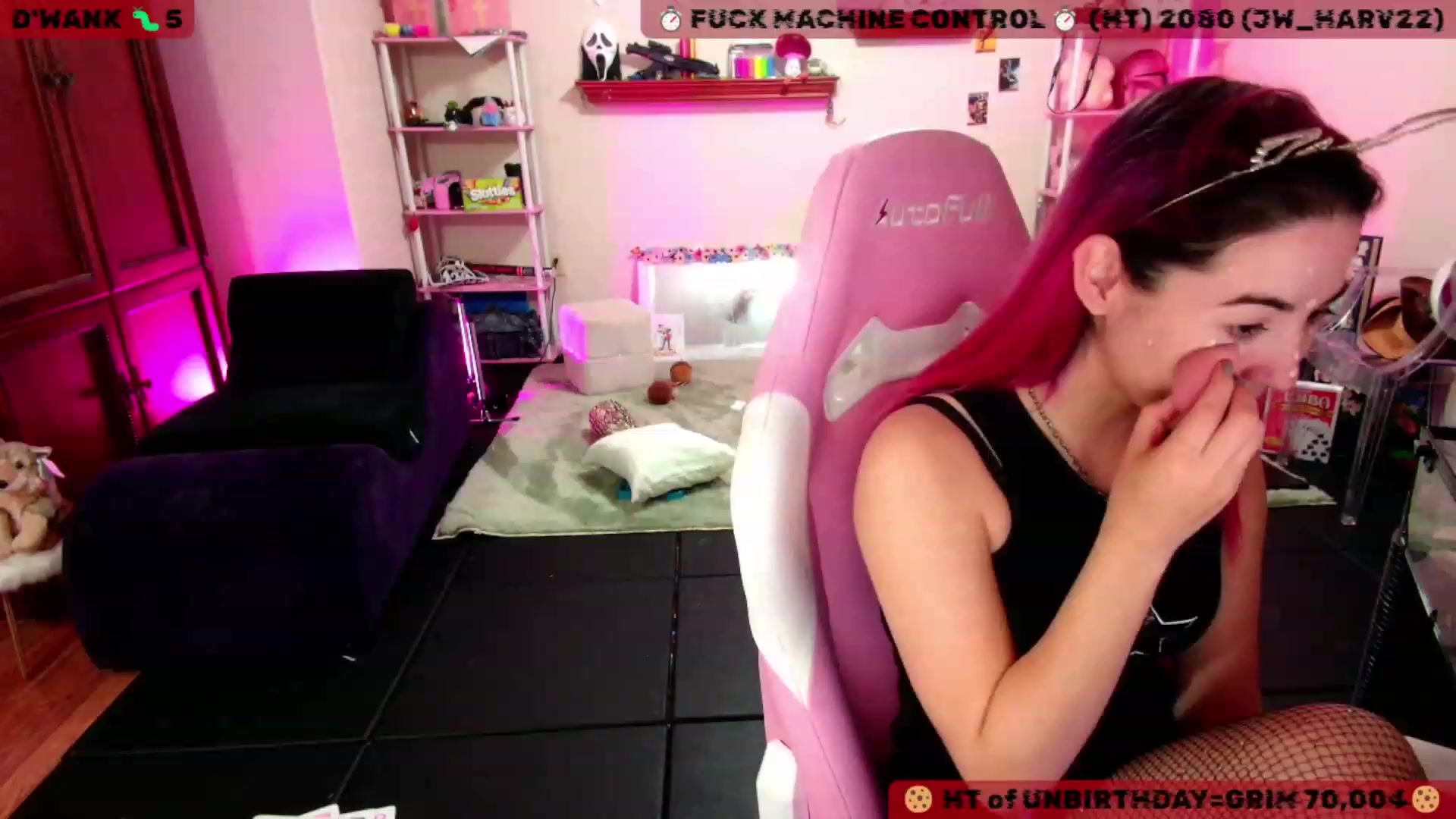 Gallery image thumbnail from JessWhitmore's myfreecams stream on, 11/25/2023, 03:50 image 10 of 20