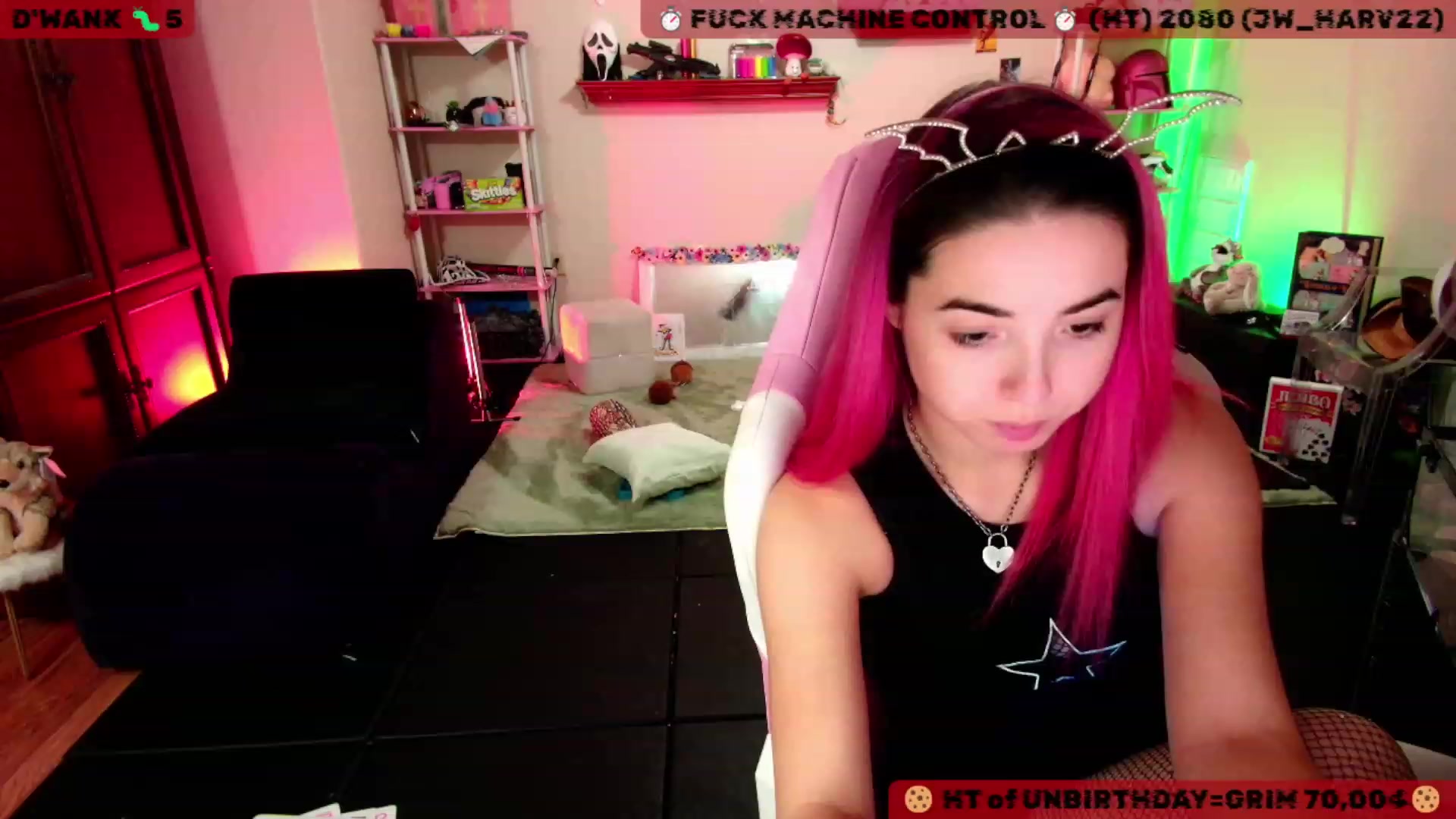 Gallery image thumbnail from JessWhitmore's myfreecams stream on, 11/25/2023, 03:50 image 4 of 20