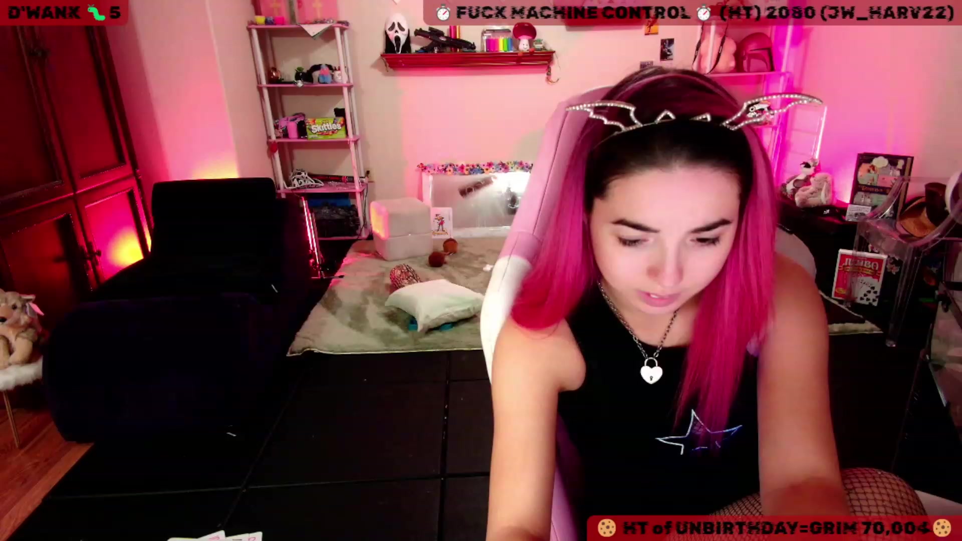 Gallery image thumbnail from JessWhitmore's myfreecams stream on, 11/25/2023, 03:50 image 6 of 20